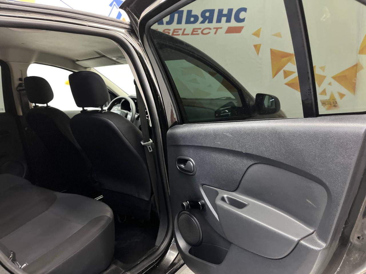 RENAULT LOGAN