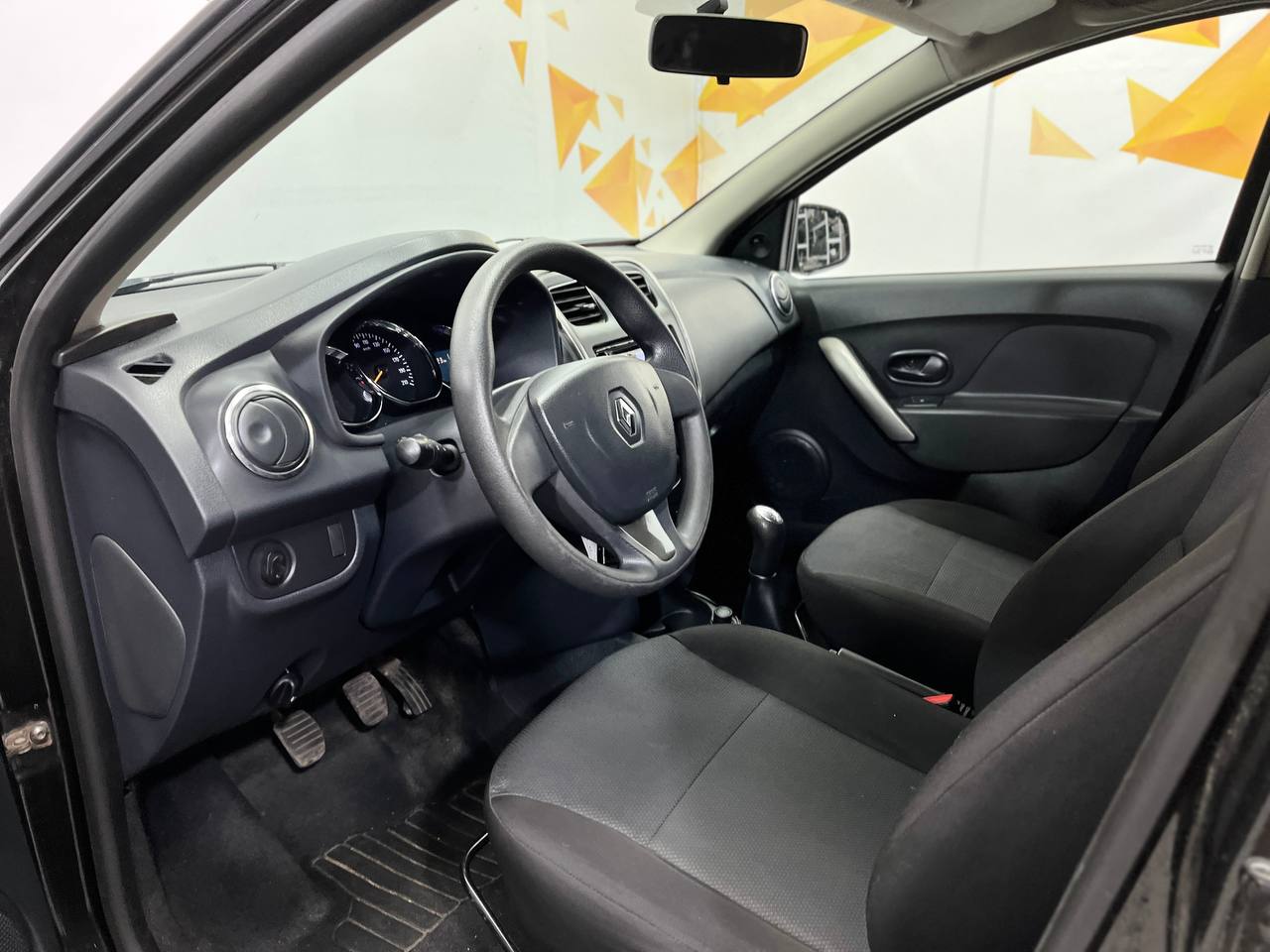 RENAULT LOGAN