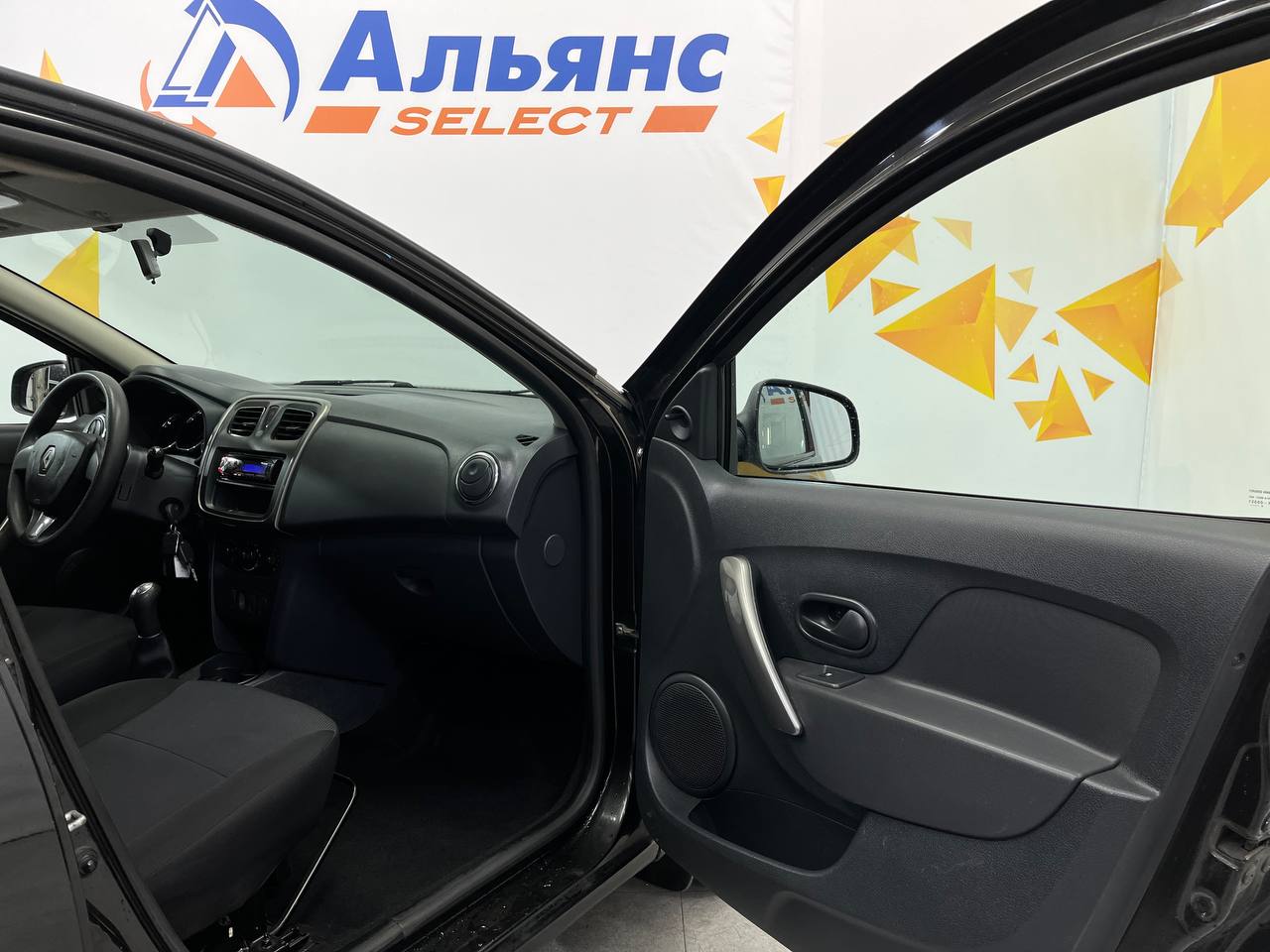 RENAULT LOGAN