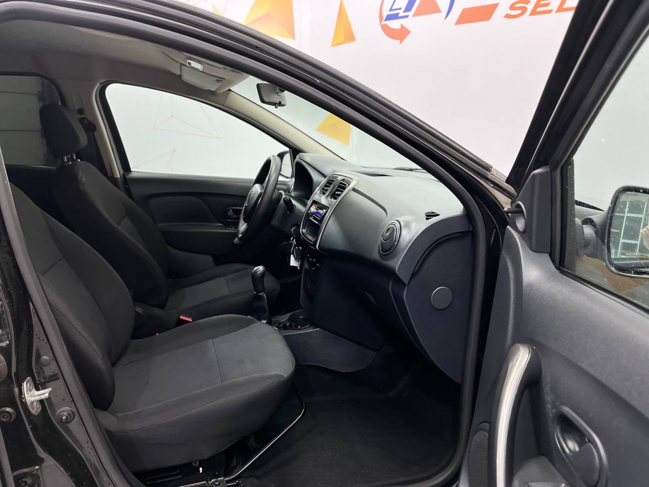 RENAULT LOGAN