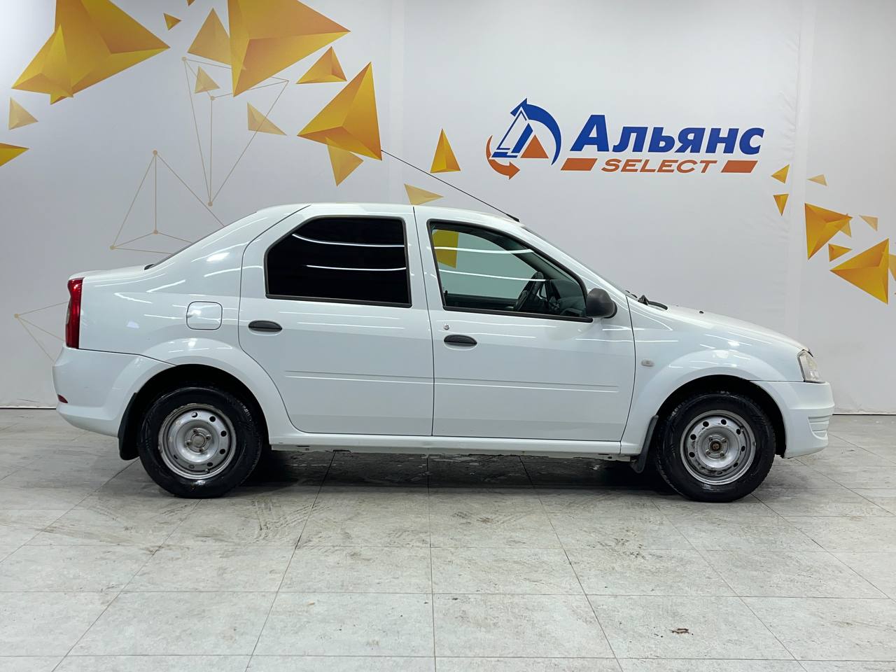 RENAULT LOGAN