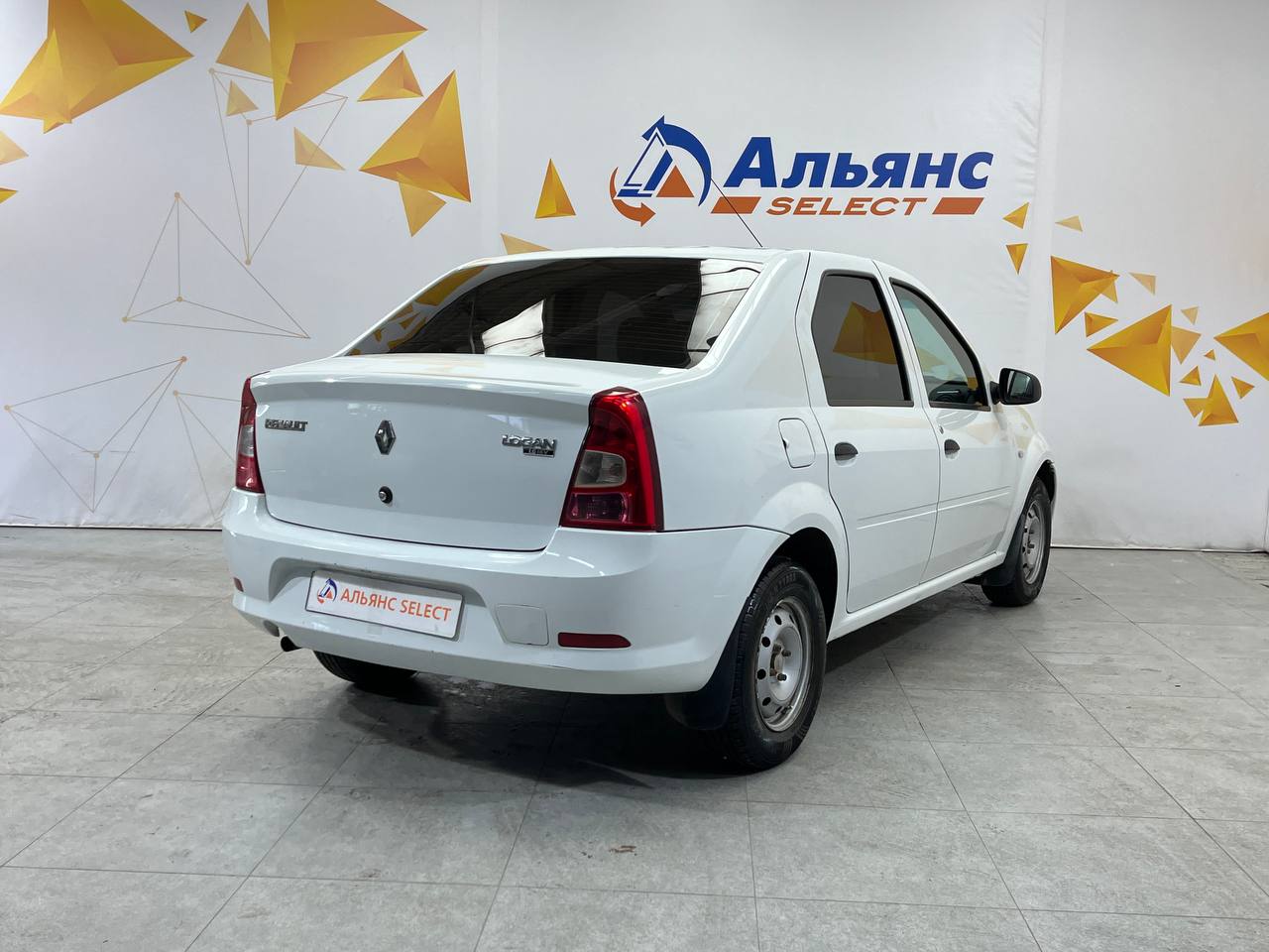 RENAULT LOGAN