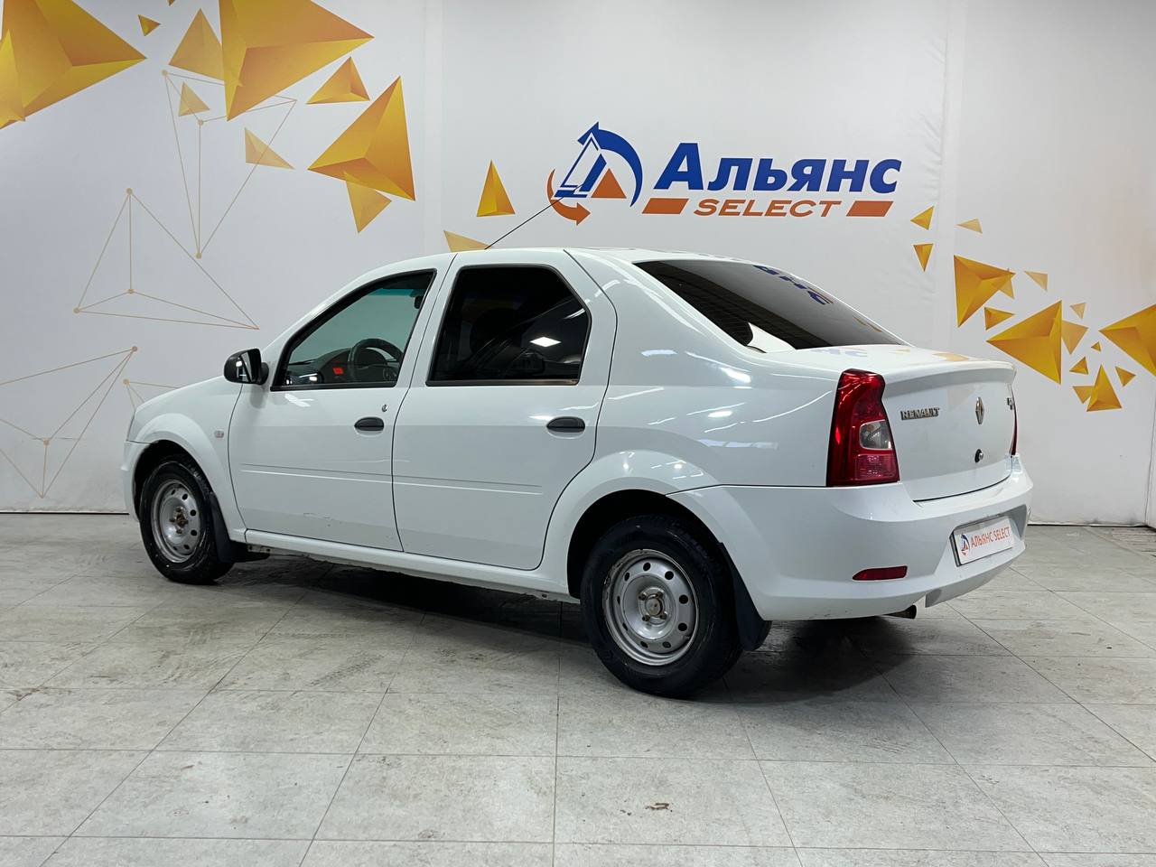 RENAULT LOGAN