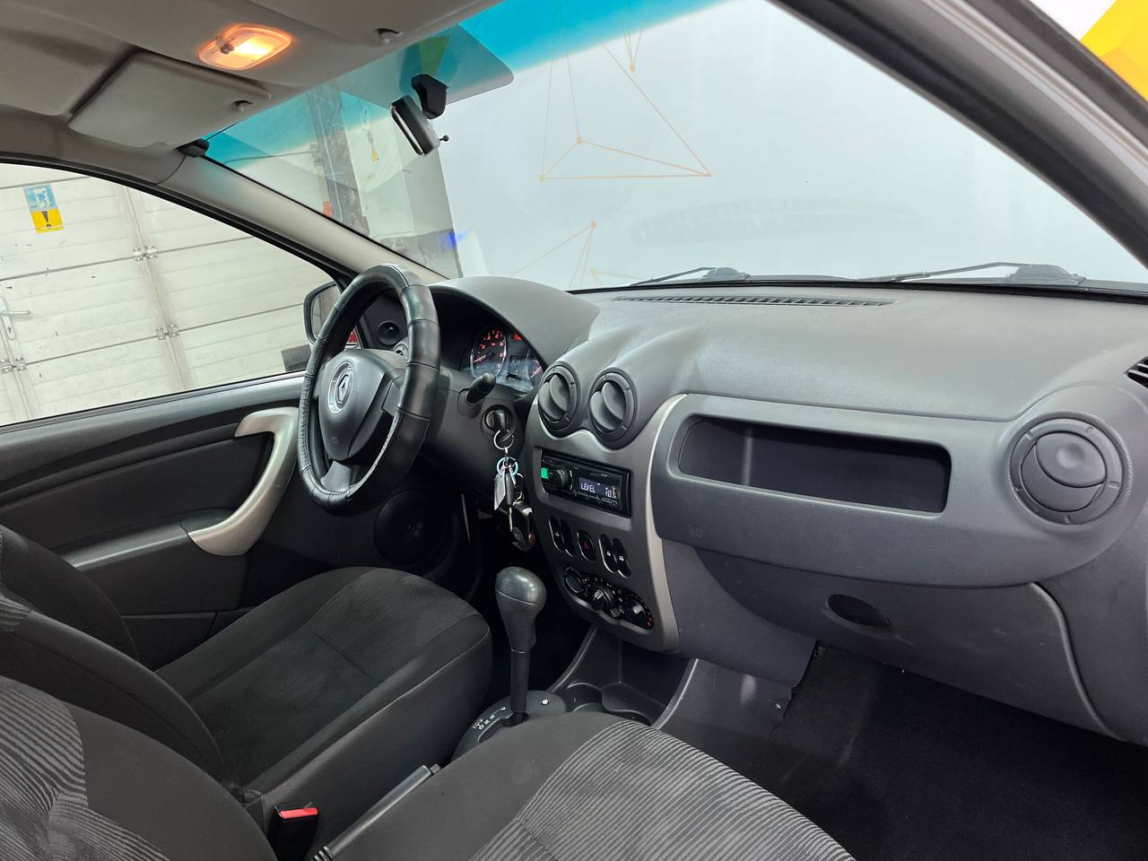 RENAULT LOGAN