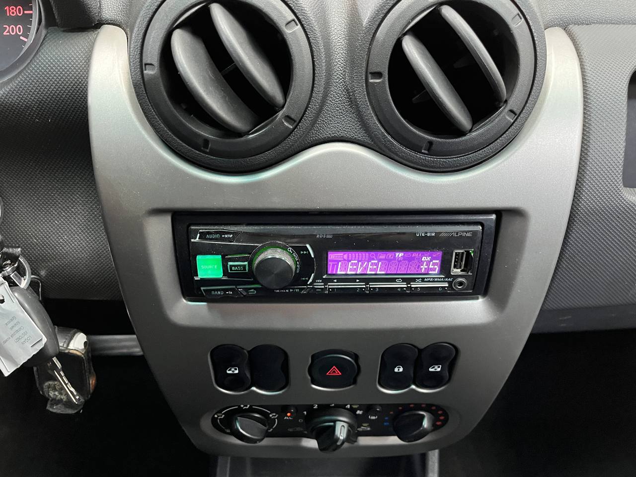 RENAULT LOGAN