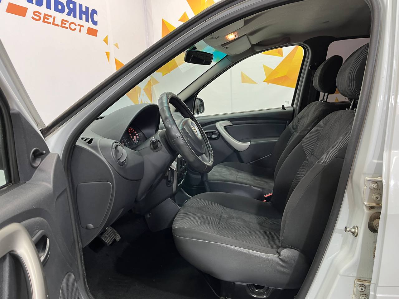RENAULT LOGAN