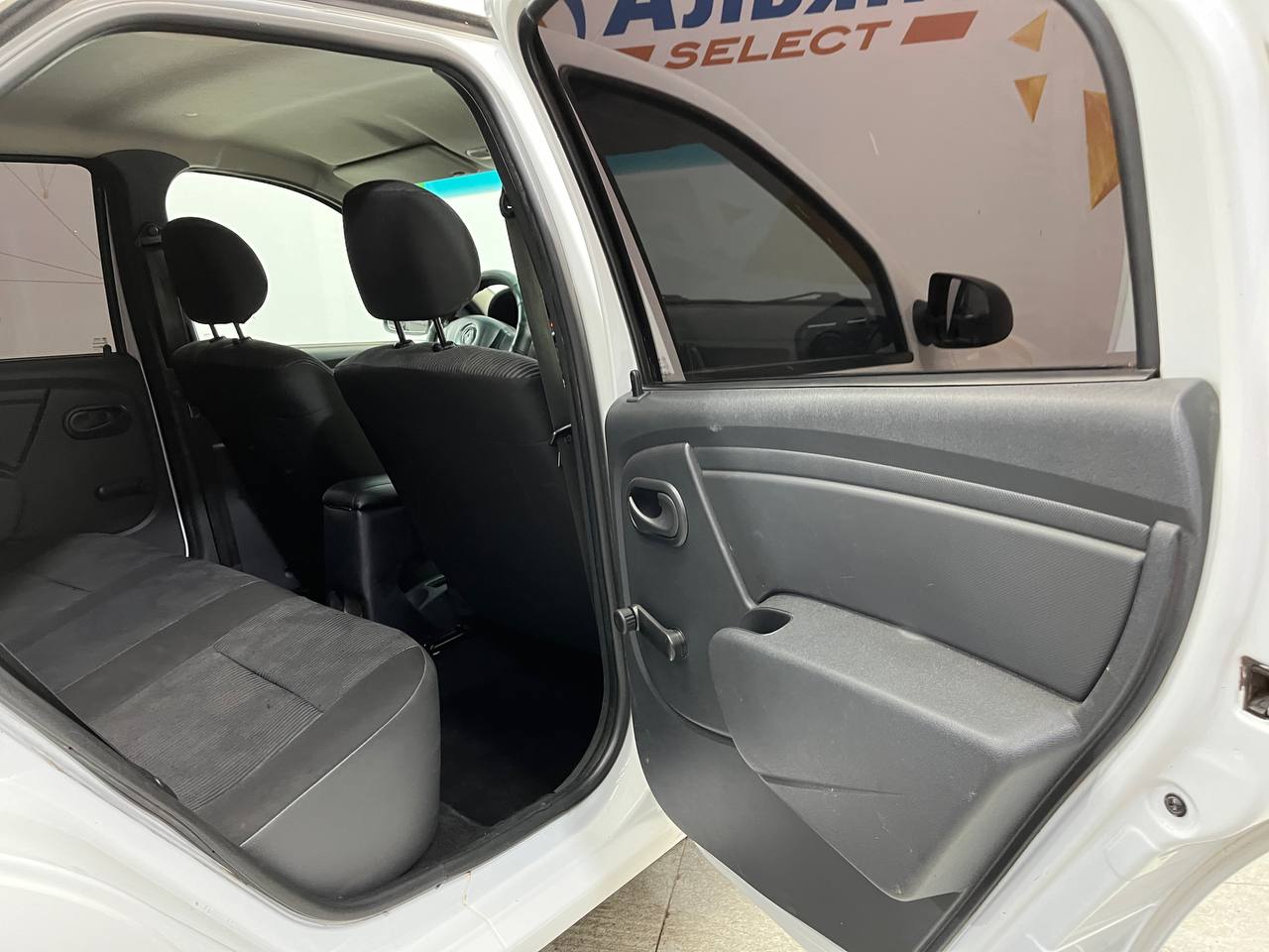 RENAULT LOGAN