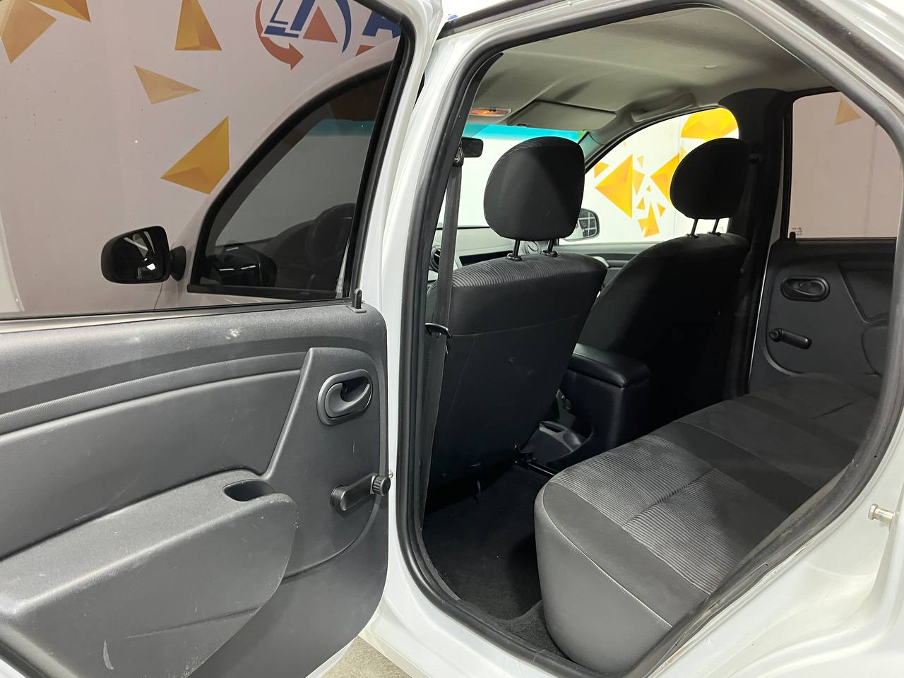 RENAULT LOGAN