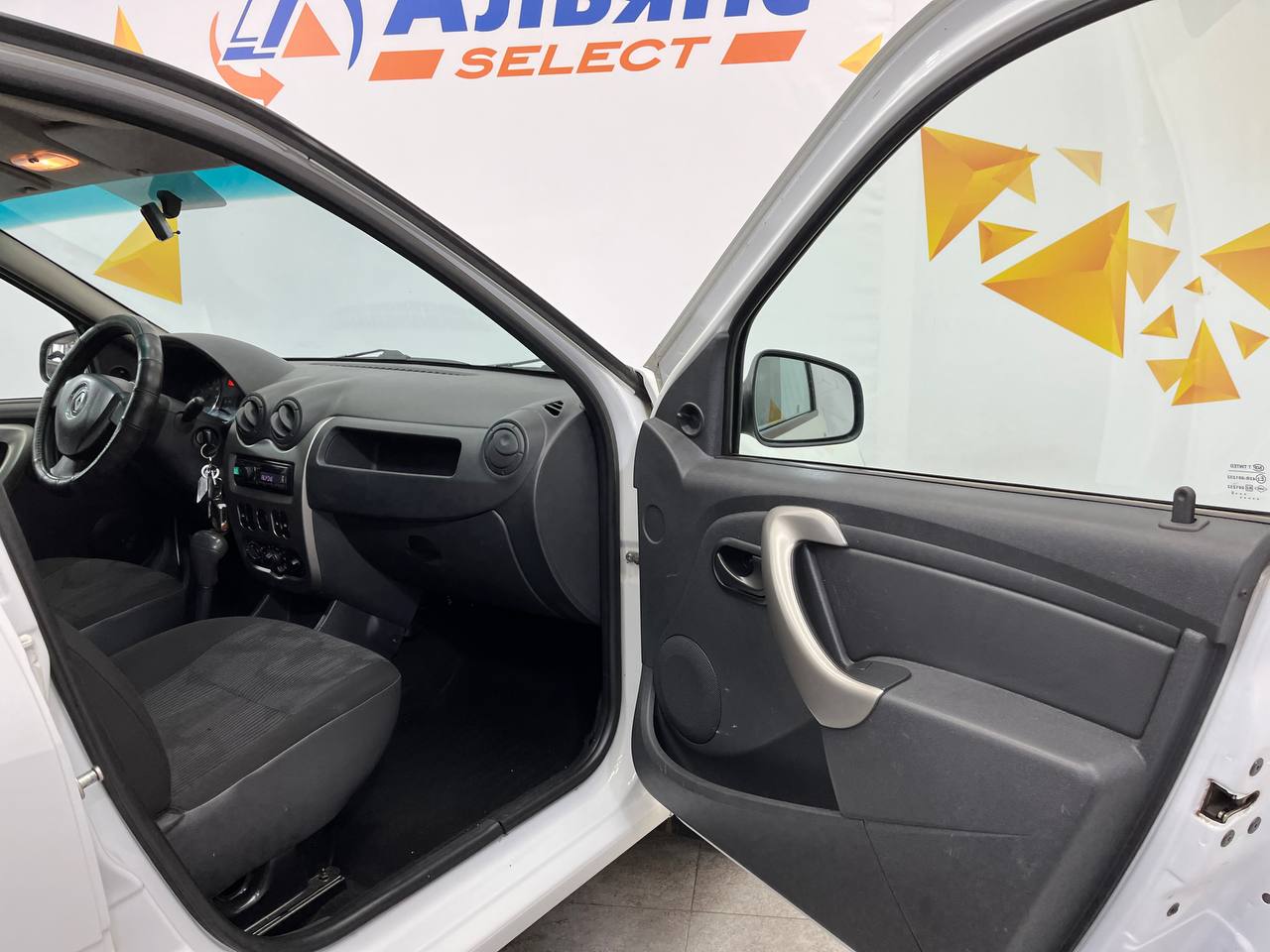 RENAULT LOGAN