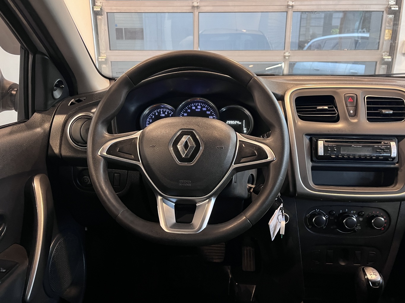 RENAULT LOGAN