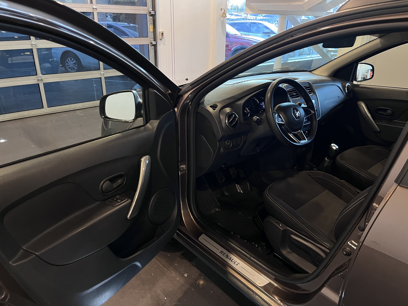 RENAULT SANDERO