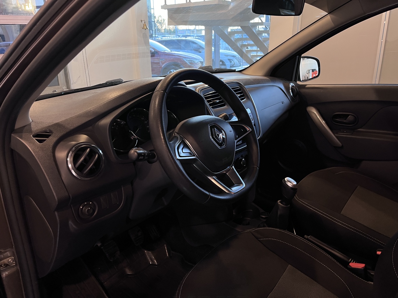 RENAULT SANDERO