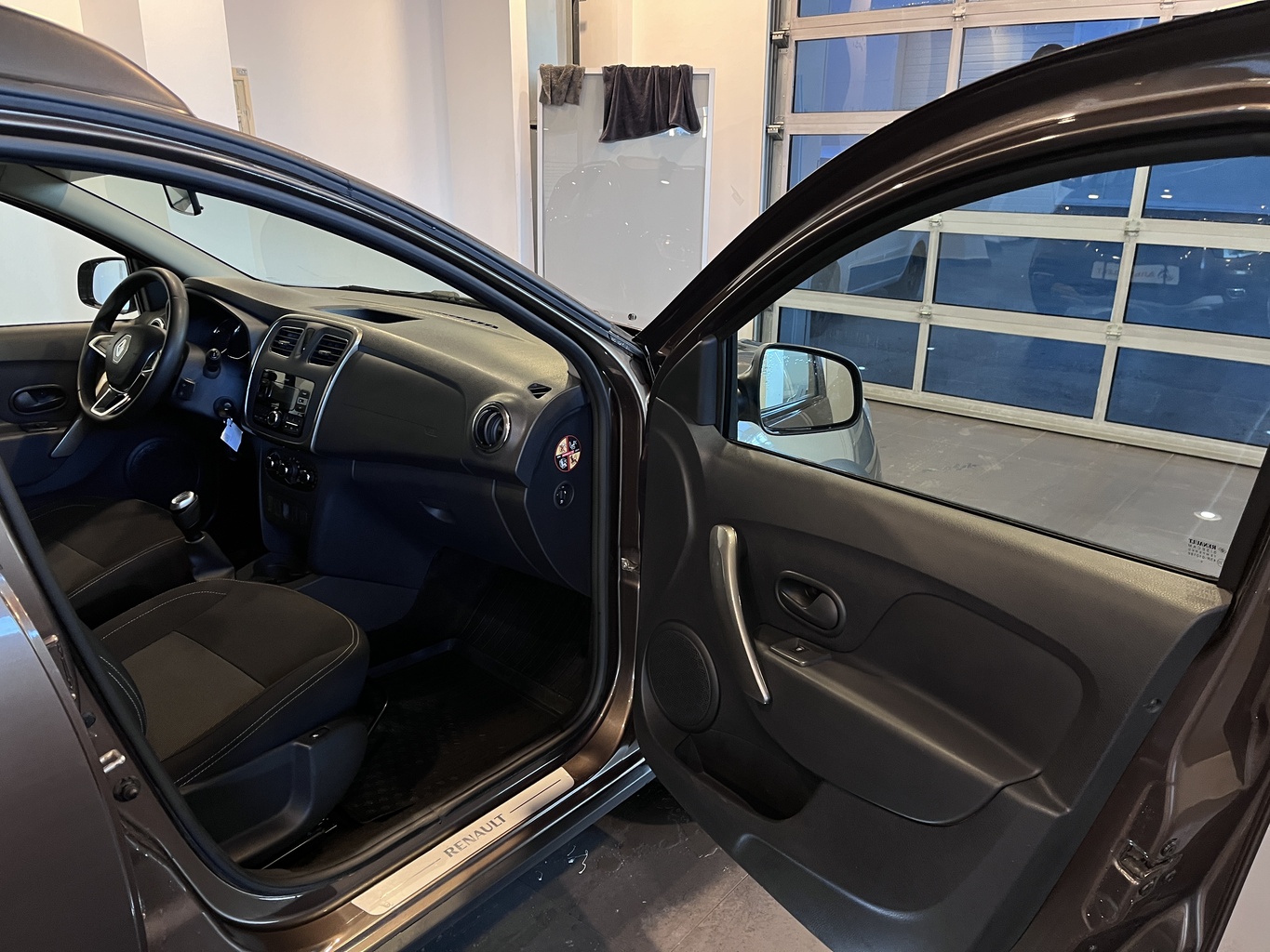 RENAULT SANDERO