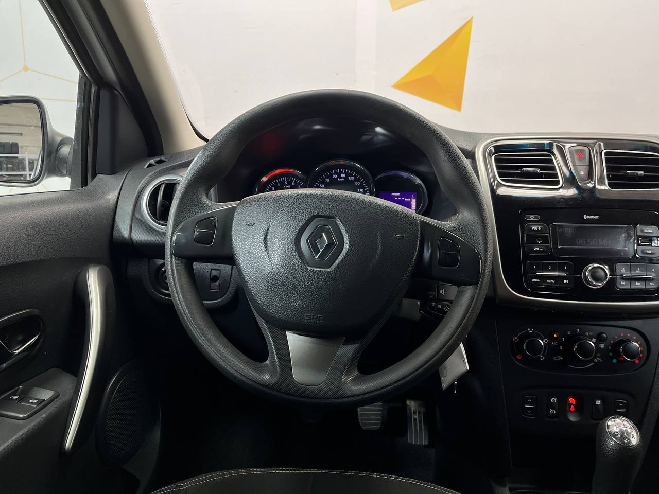 RENAULT LOGAN