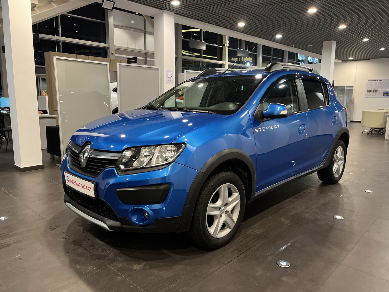 RENAULT SANDERO