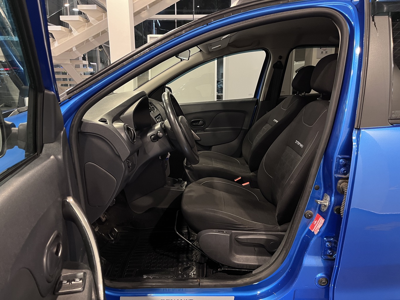 RENAULT SANDERO