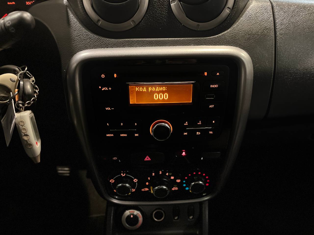 RENAULT DUSTER