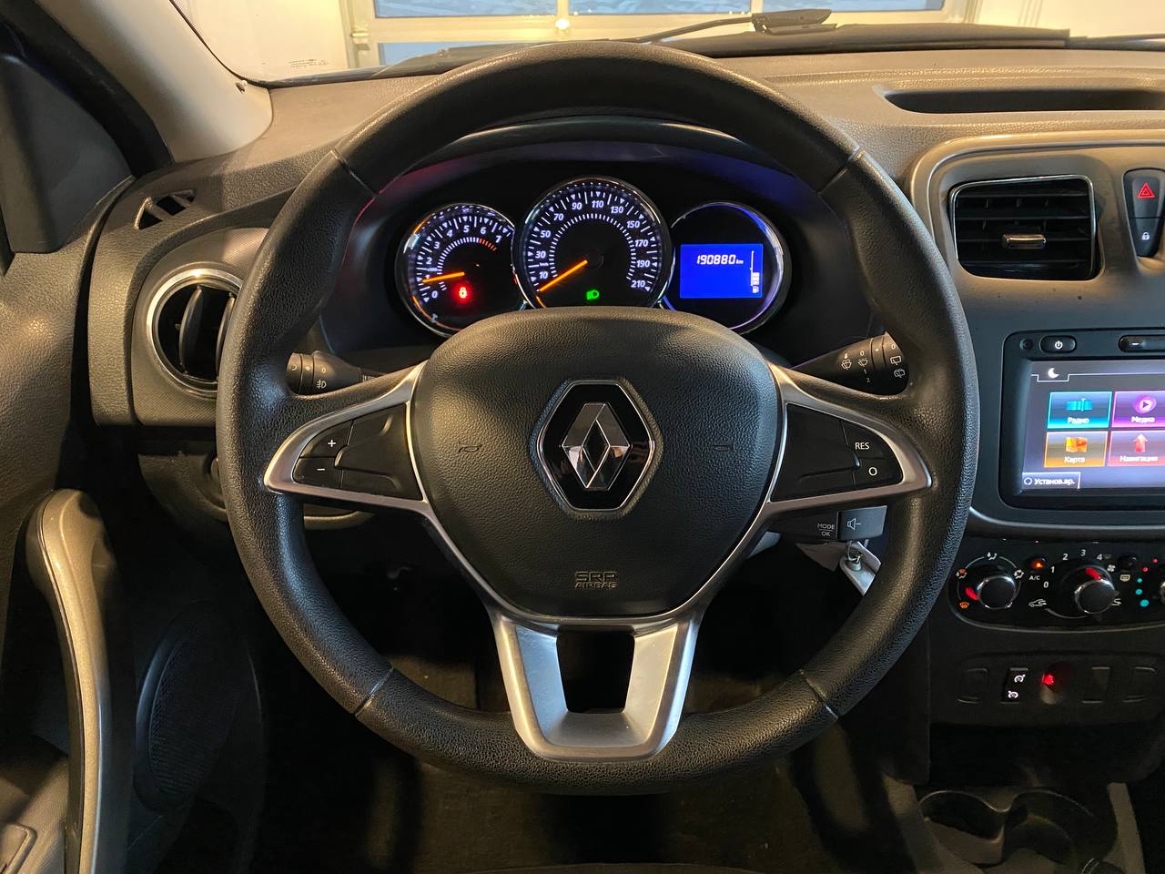 RENAULT SANDERO