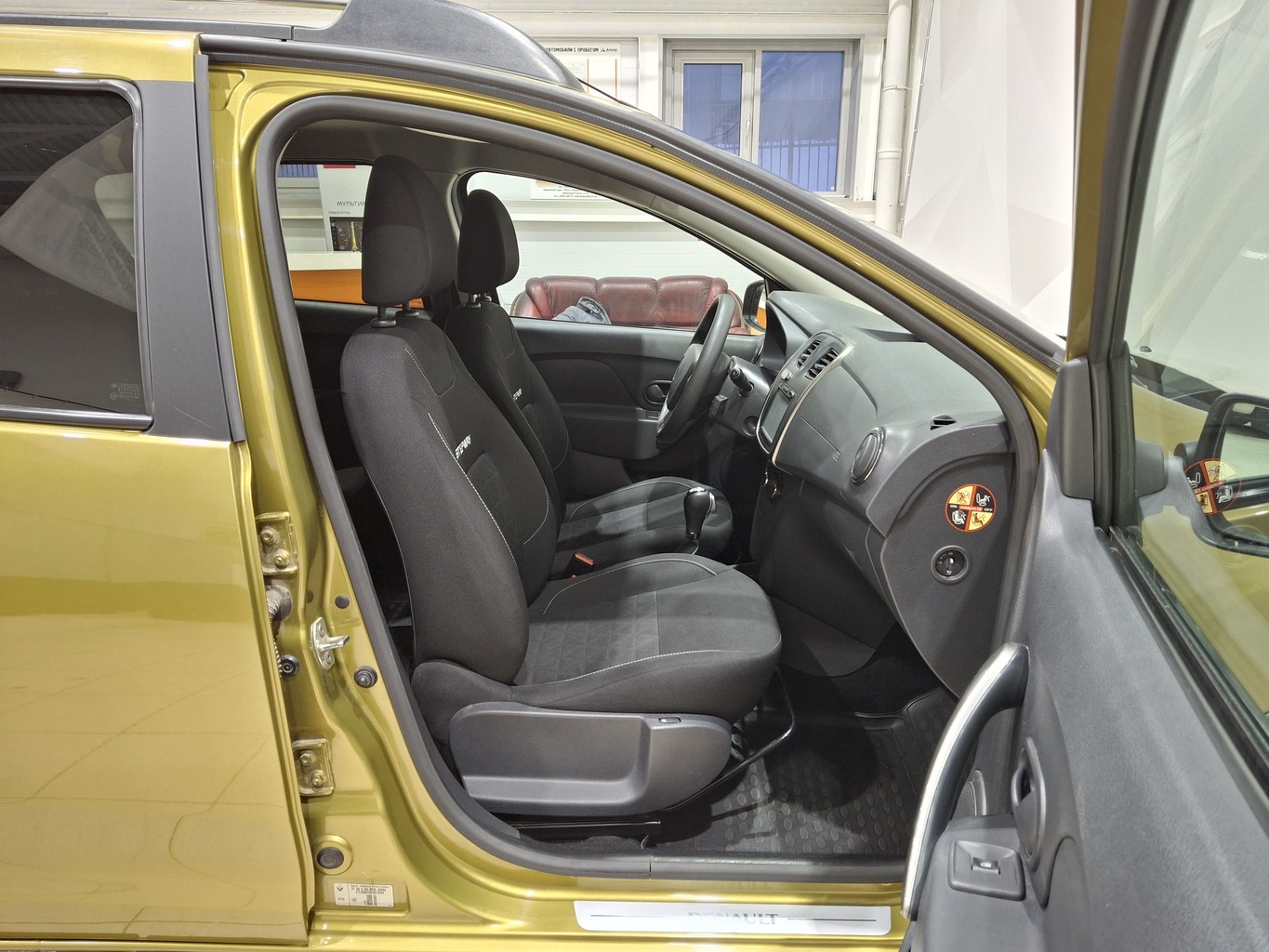 RENAULT SANDERO