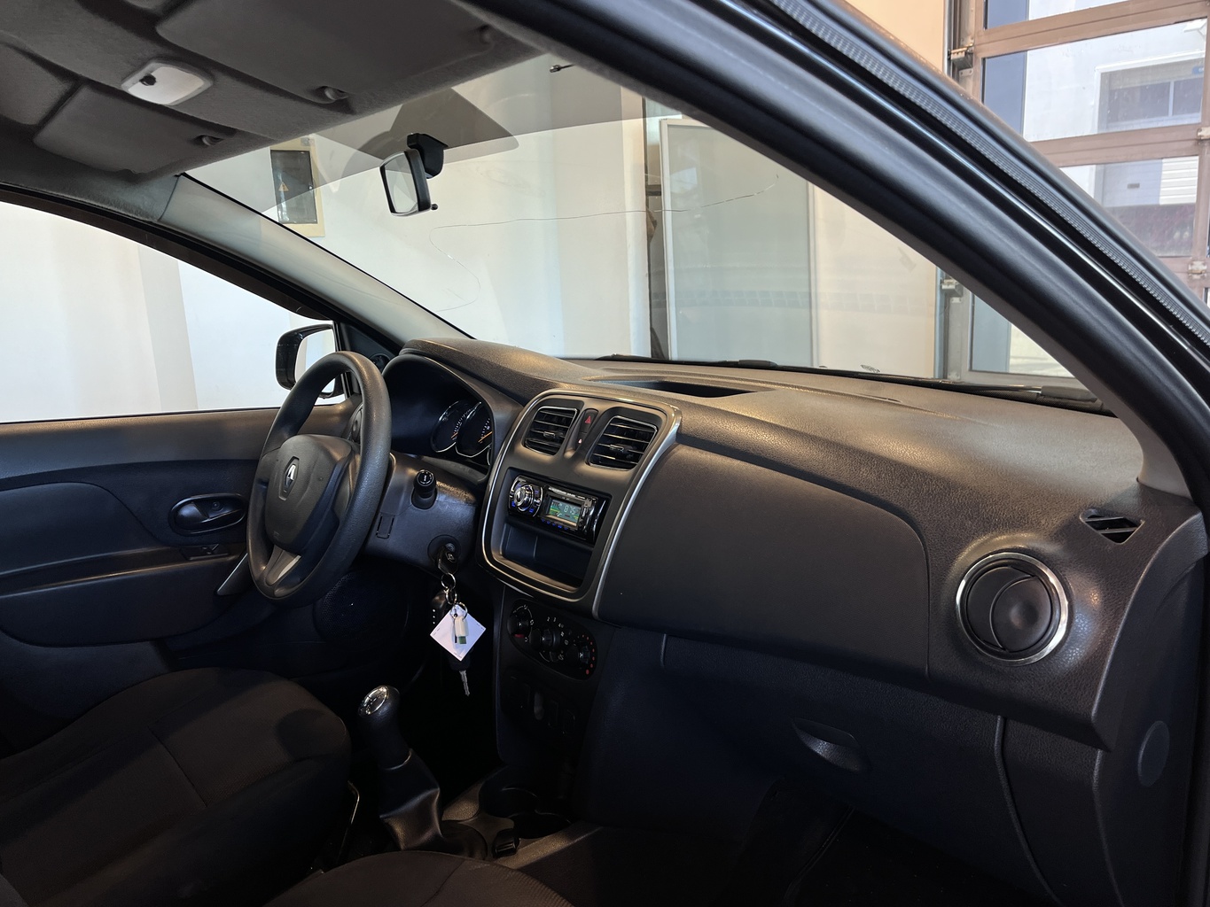 RENAULT LOGAN