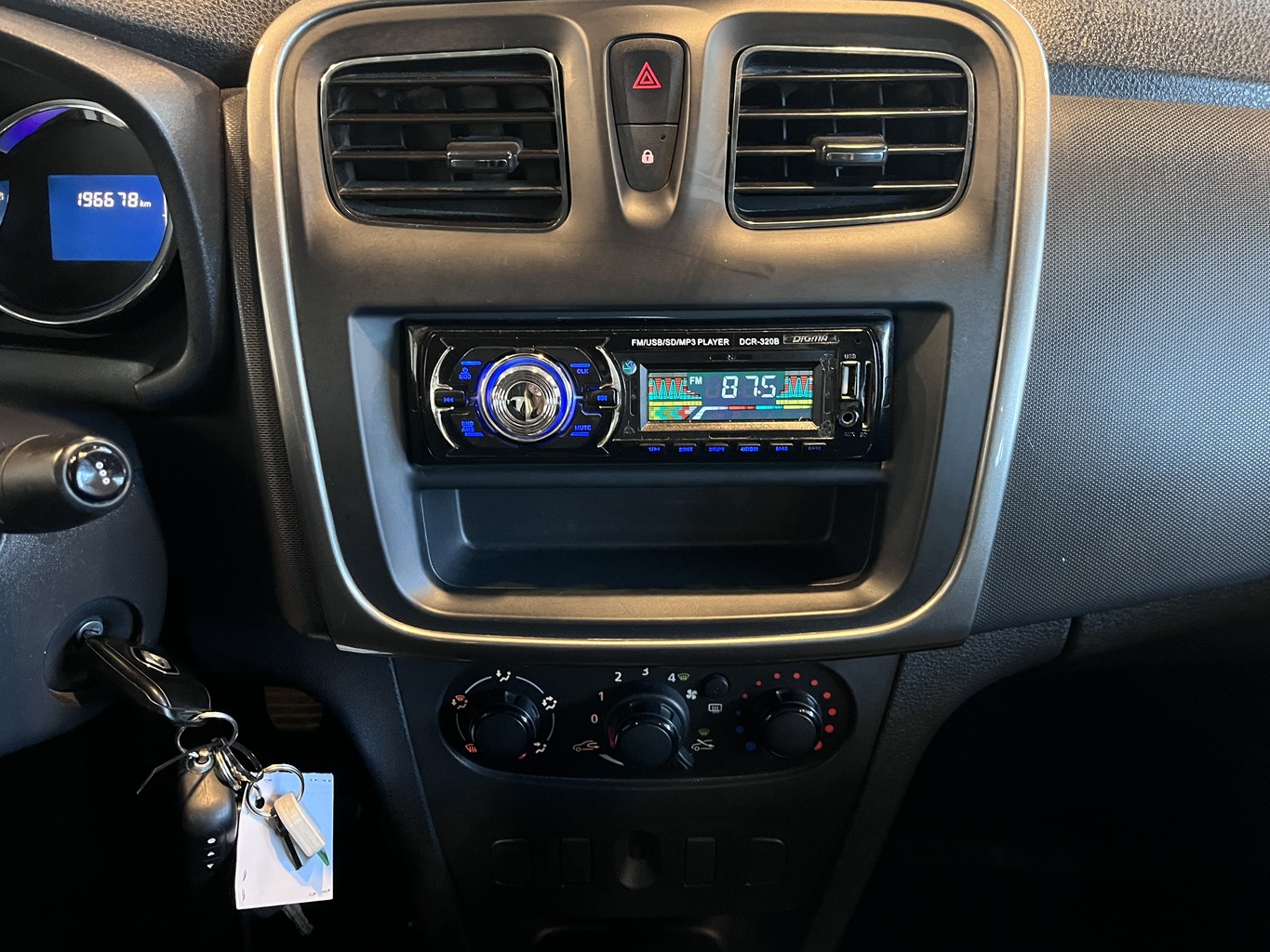 RENAULT LOGAN