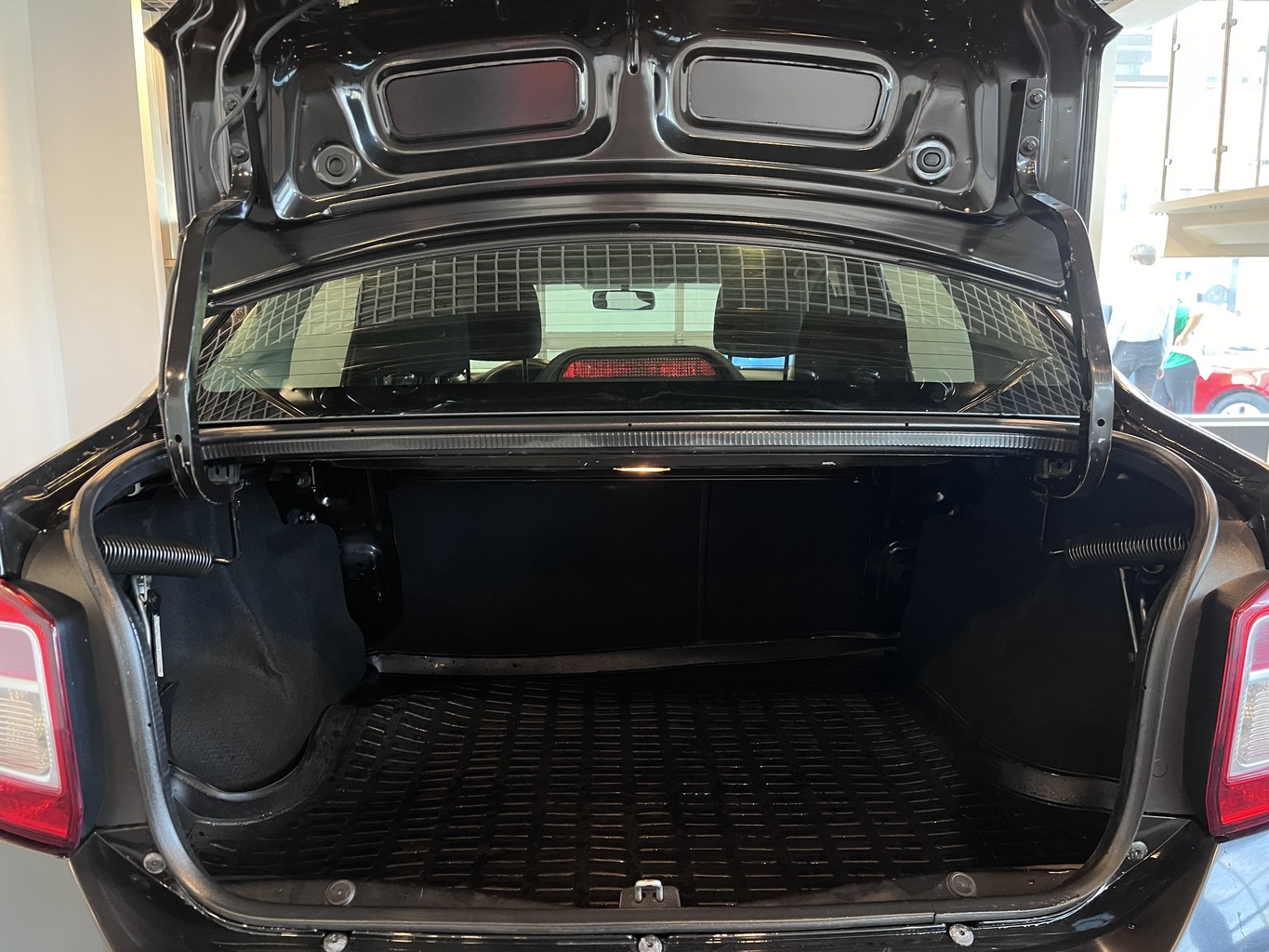 RENAULT LOGAN