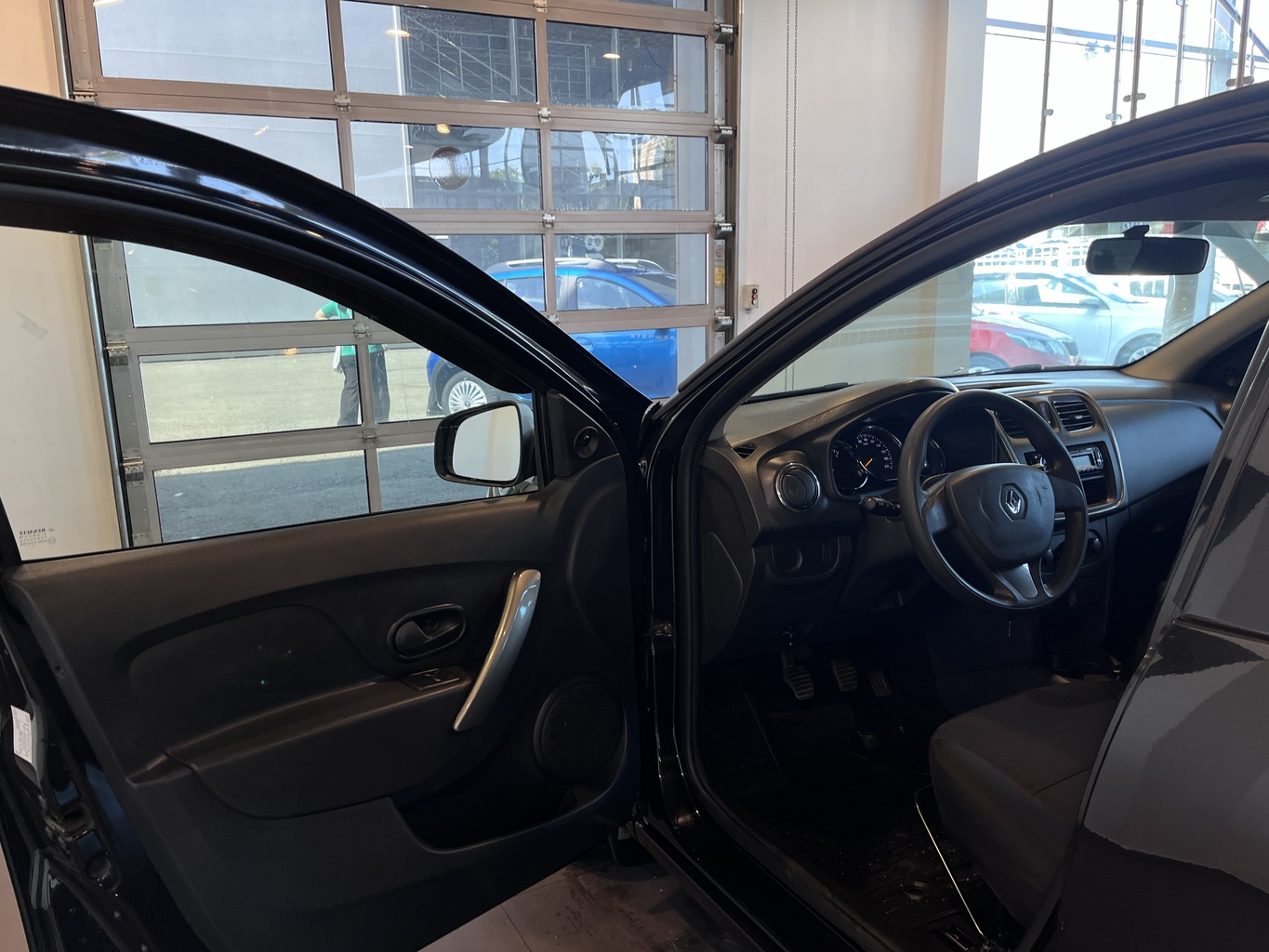 RENAULT LOGAN