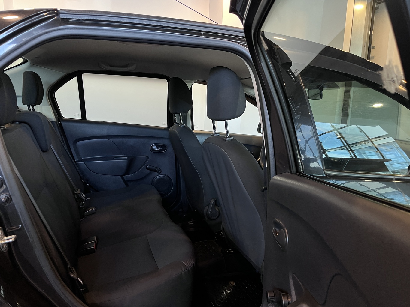 RENAULT LOGAN