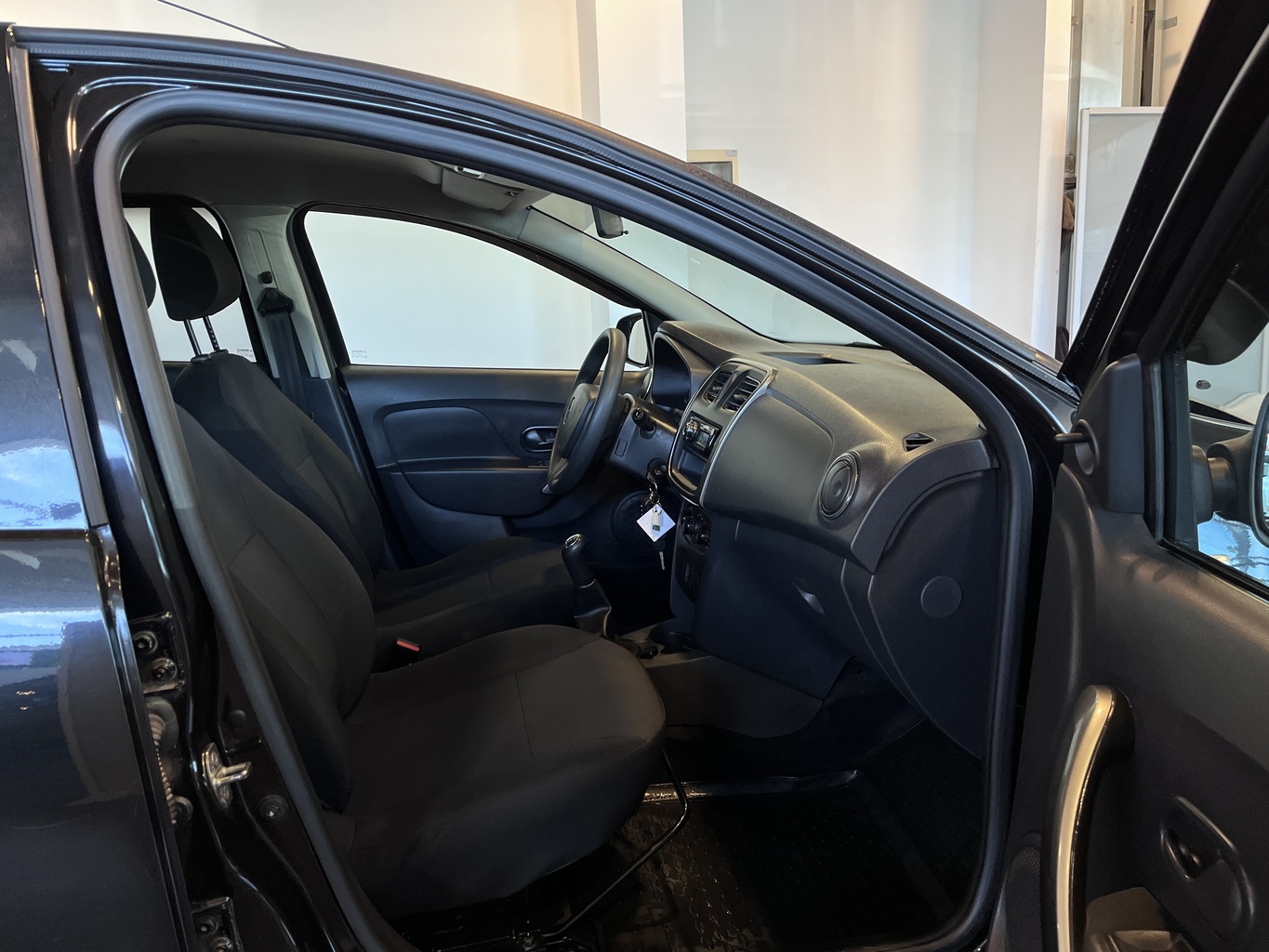 RENAULT LOGAN