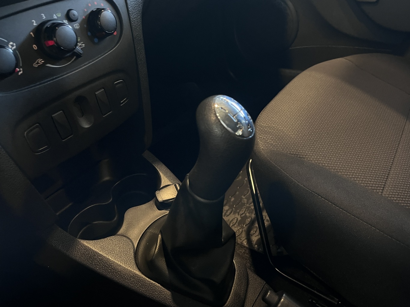 RENAULT LOGAN