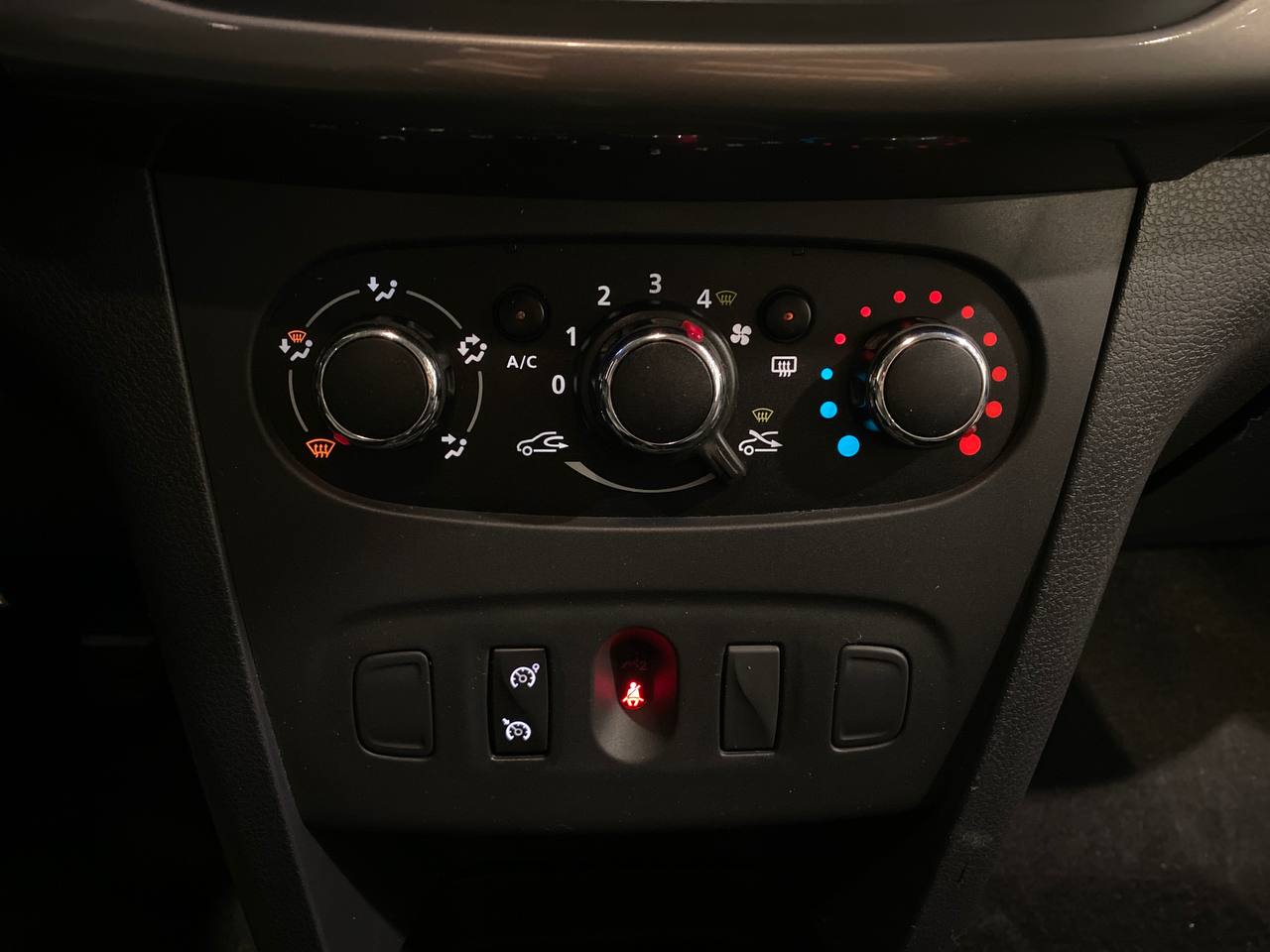RENAULT SANDERO
