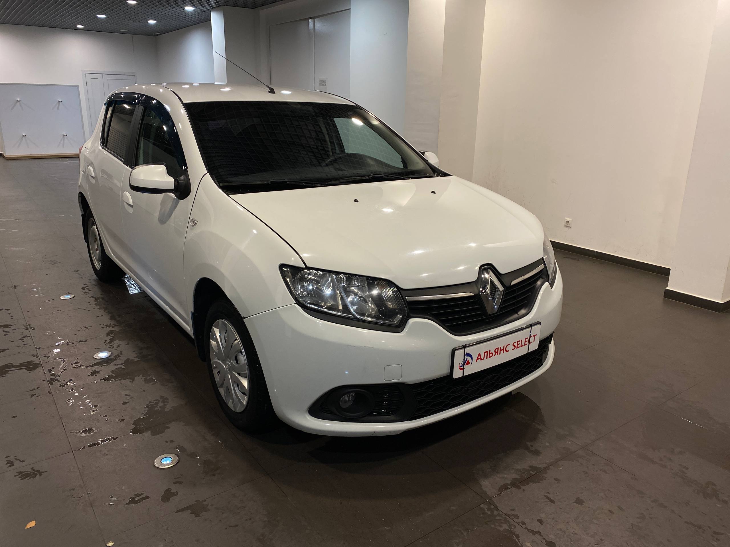 RENAULT SANDERO