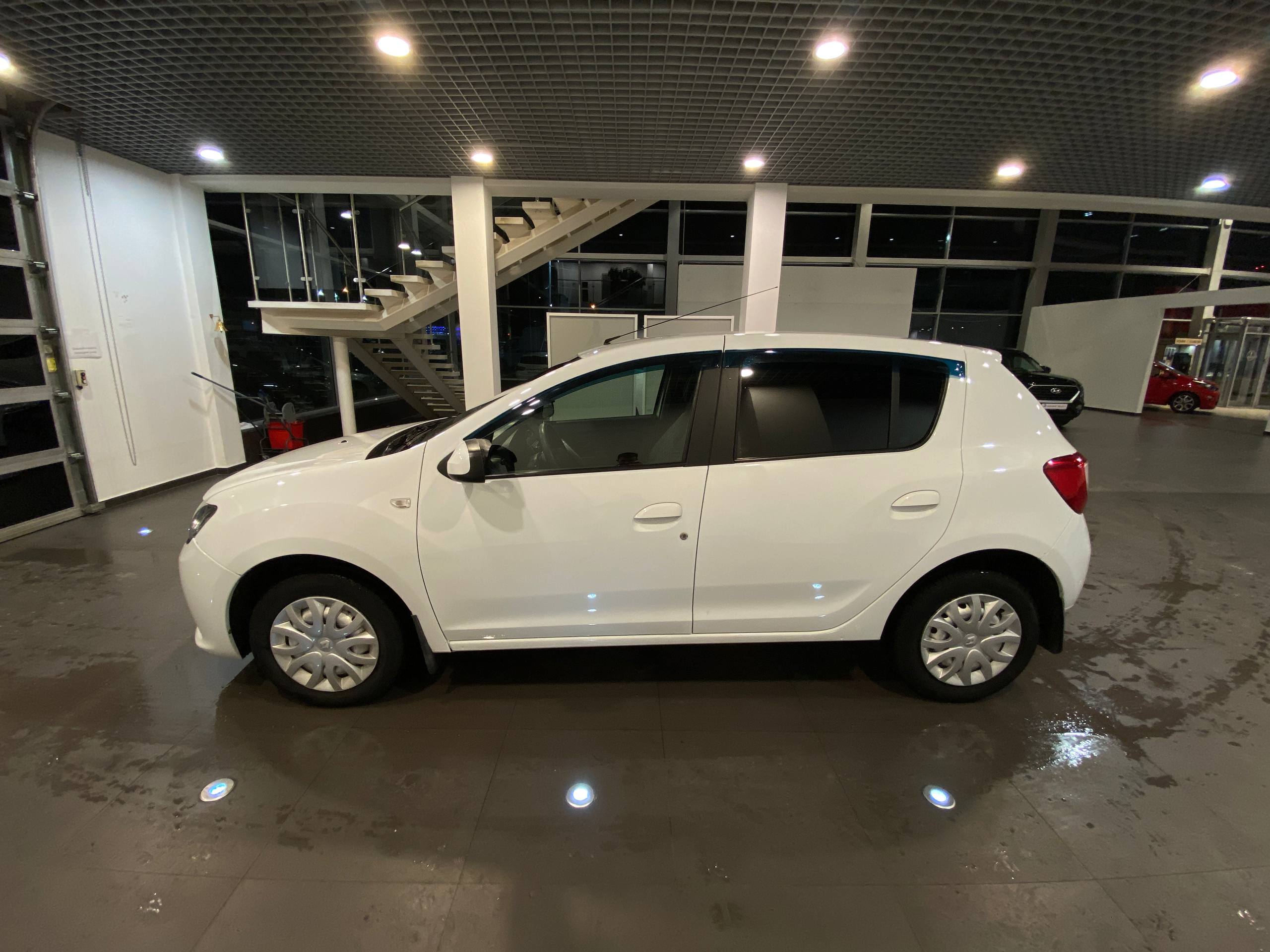 RENAULT SANDERO