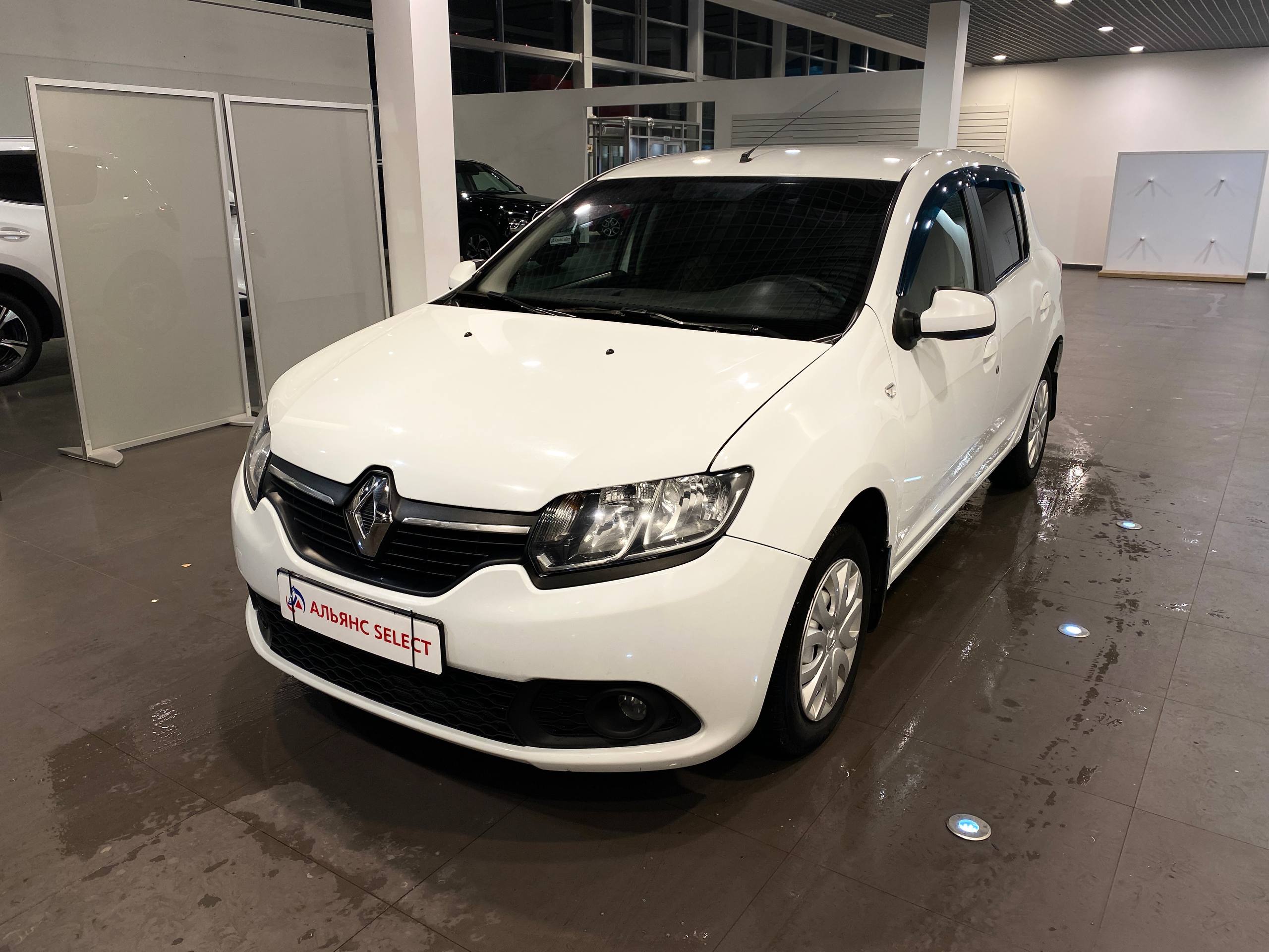 RENAULT SANDERO