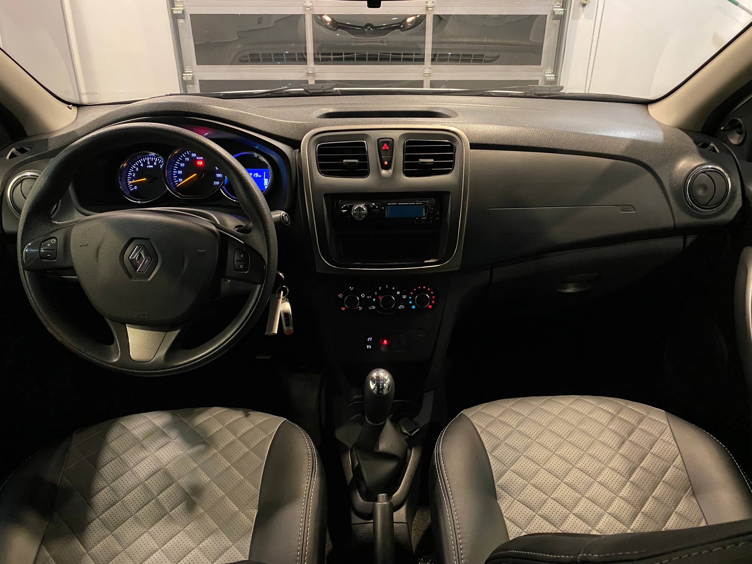 RENAULT SANDERO