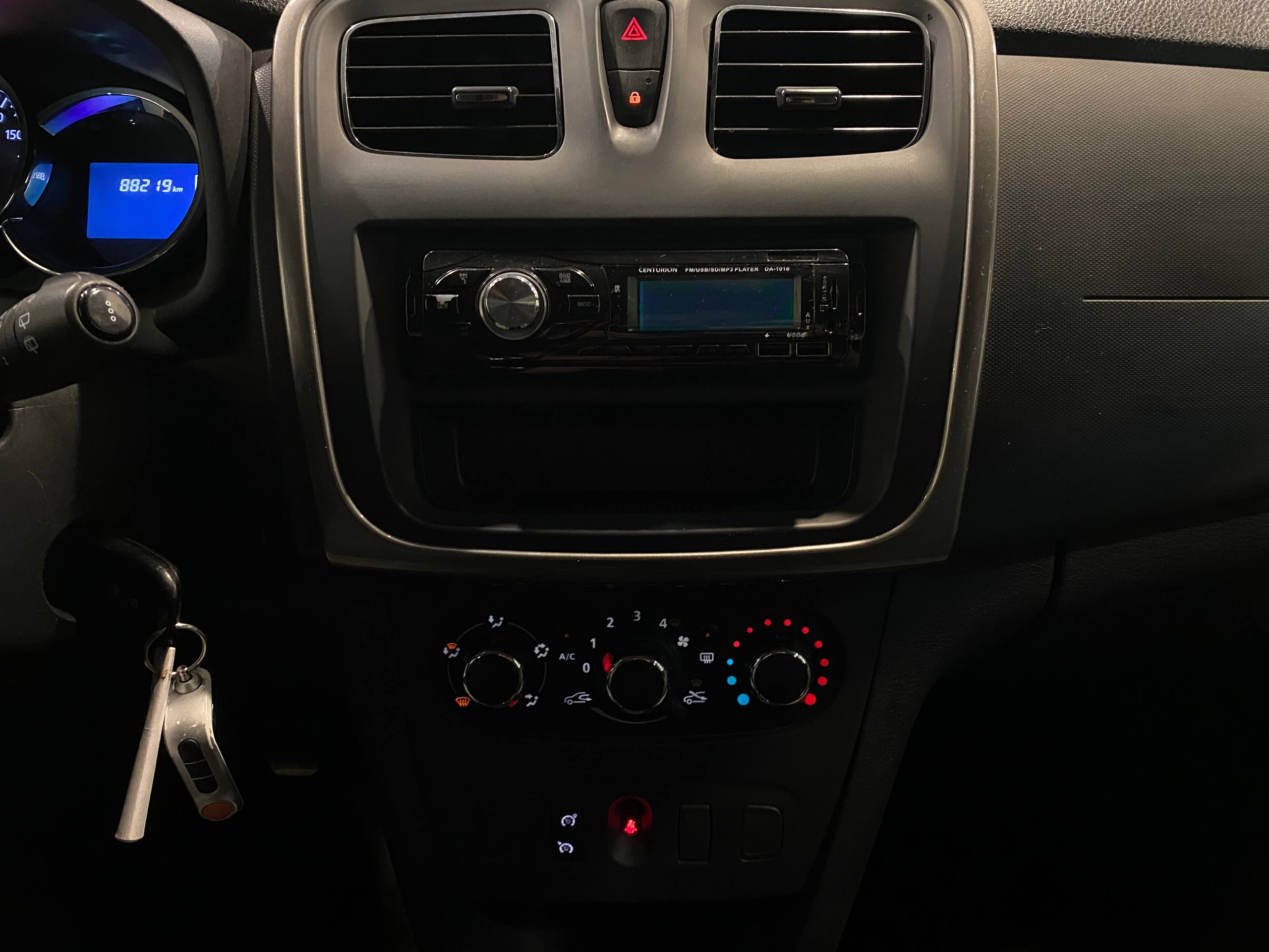RENAULT SANDERO