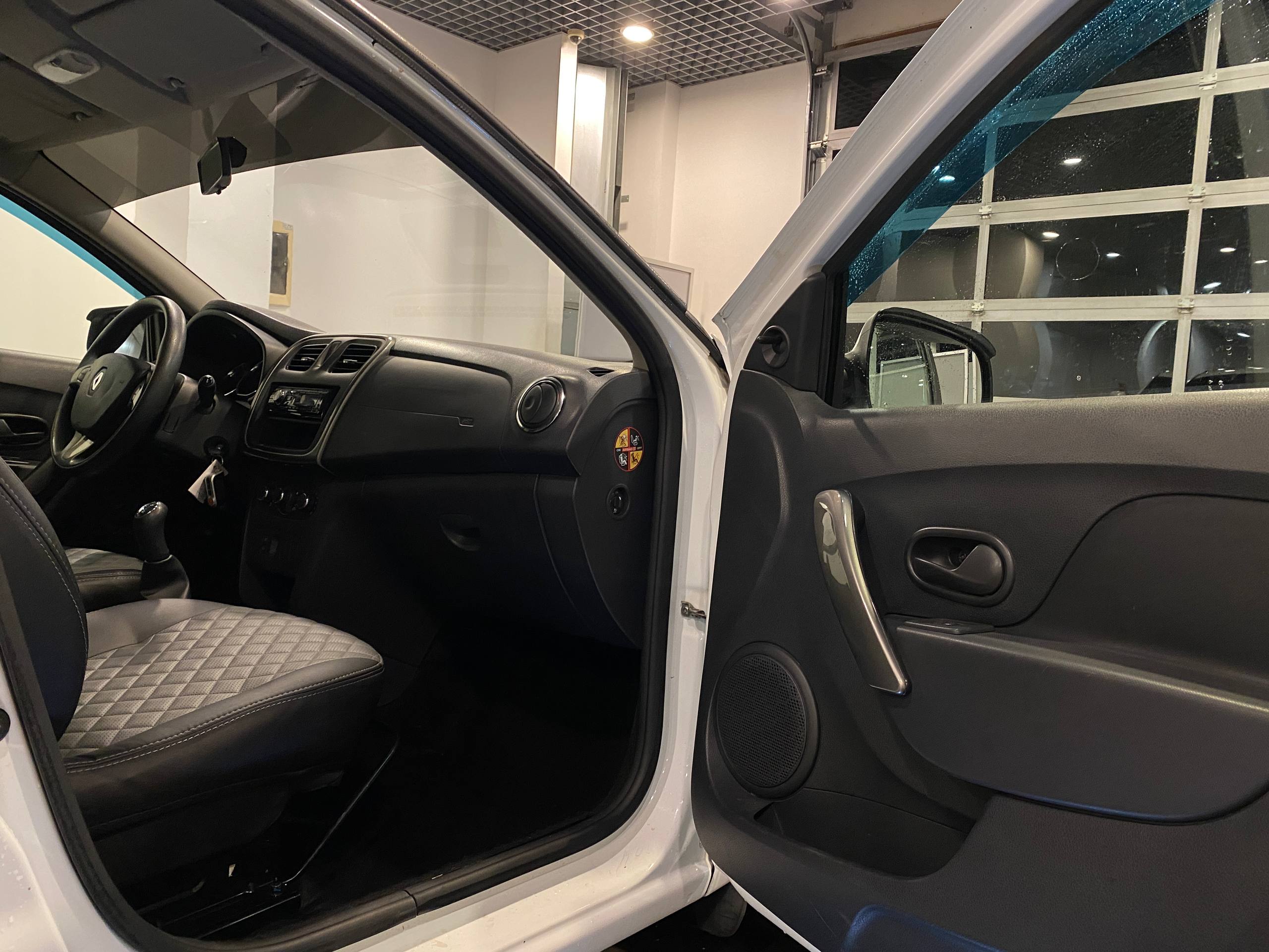 RENAULT SANDERO