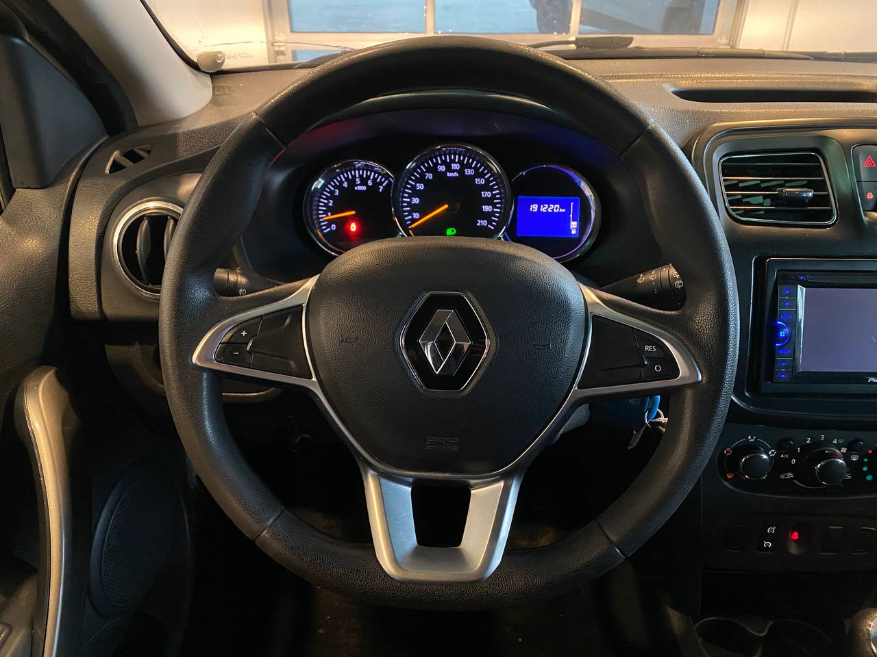 RENAULT SANDERO