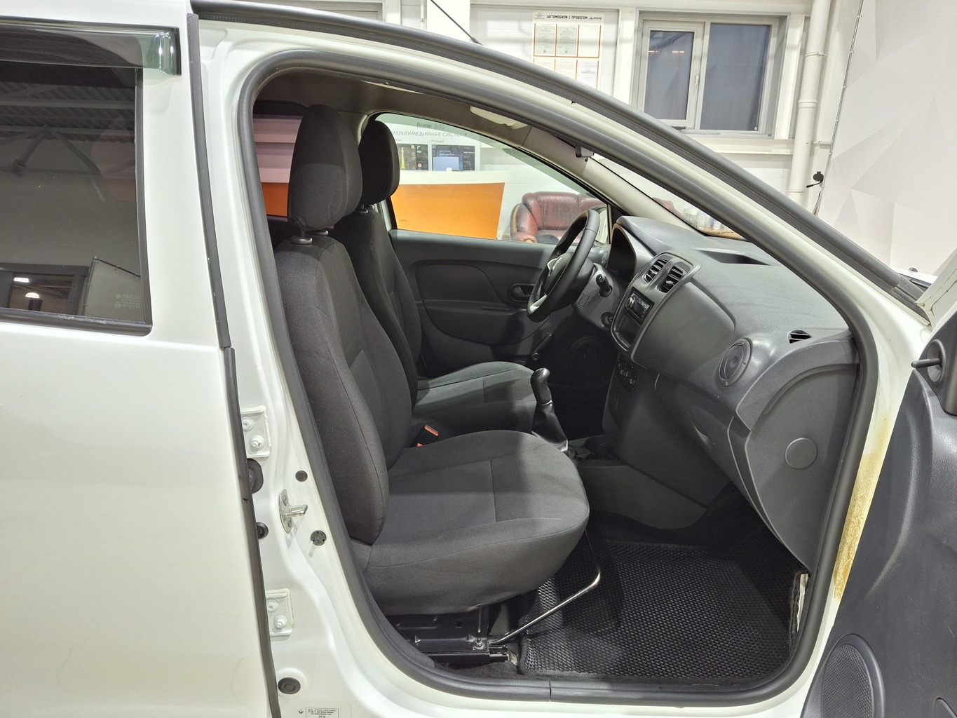 RENAULT LOGAN