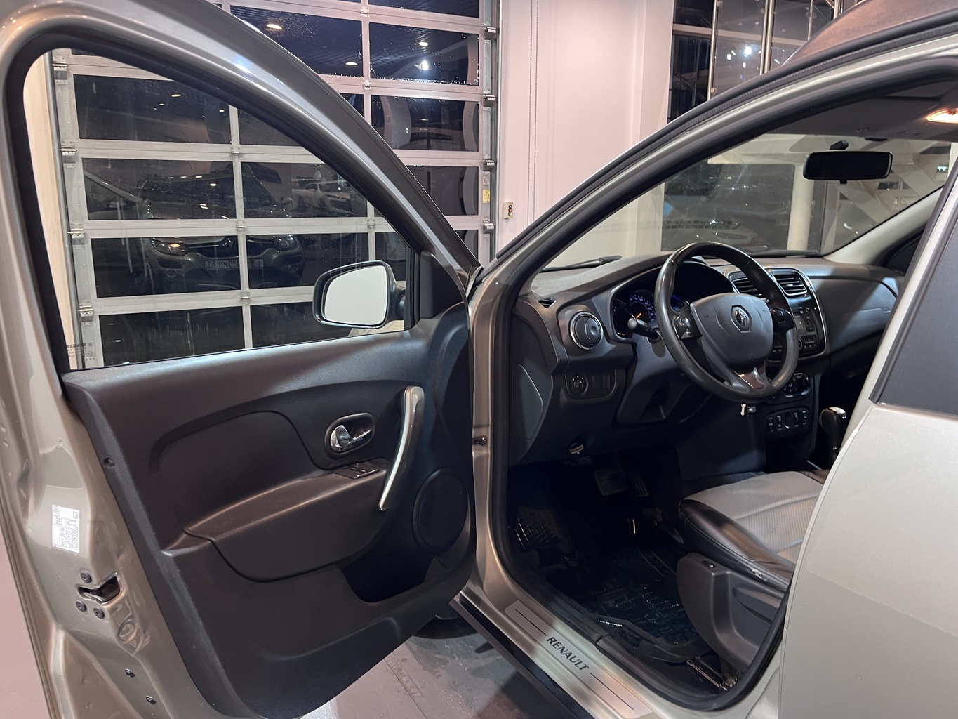RENAULT SANDERO