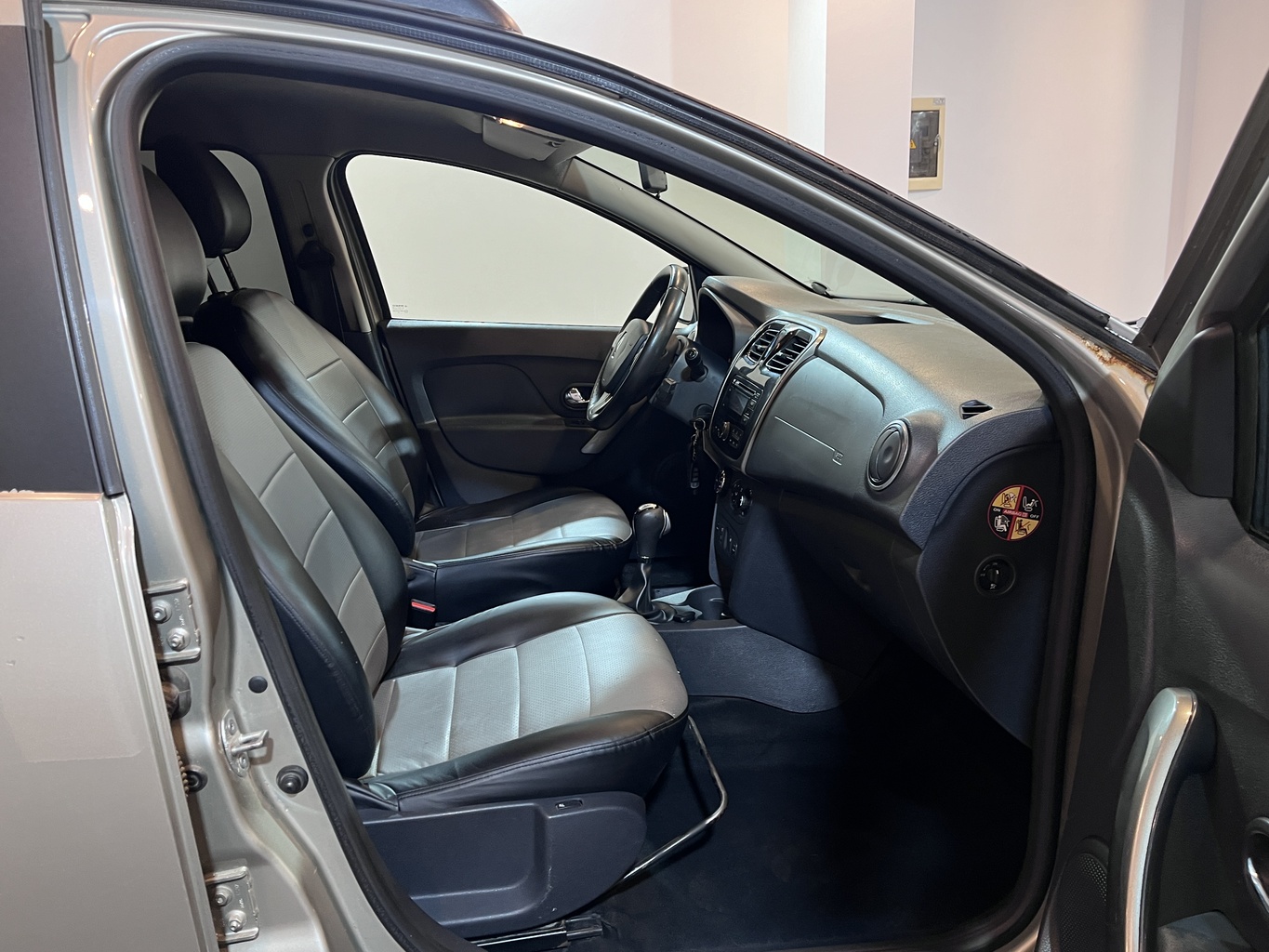 RENAULT SANDERO