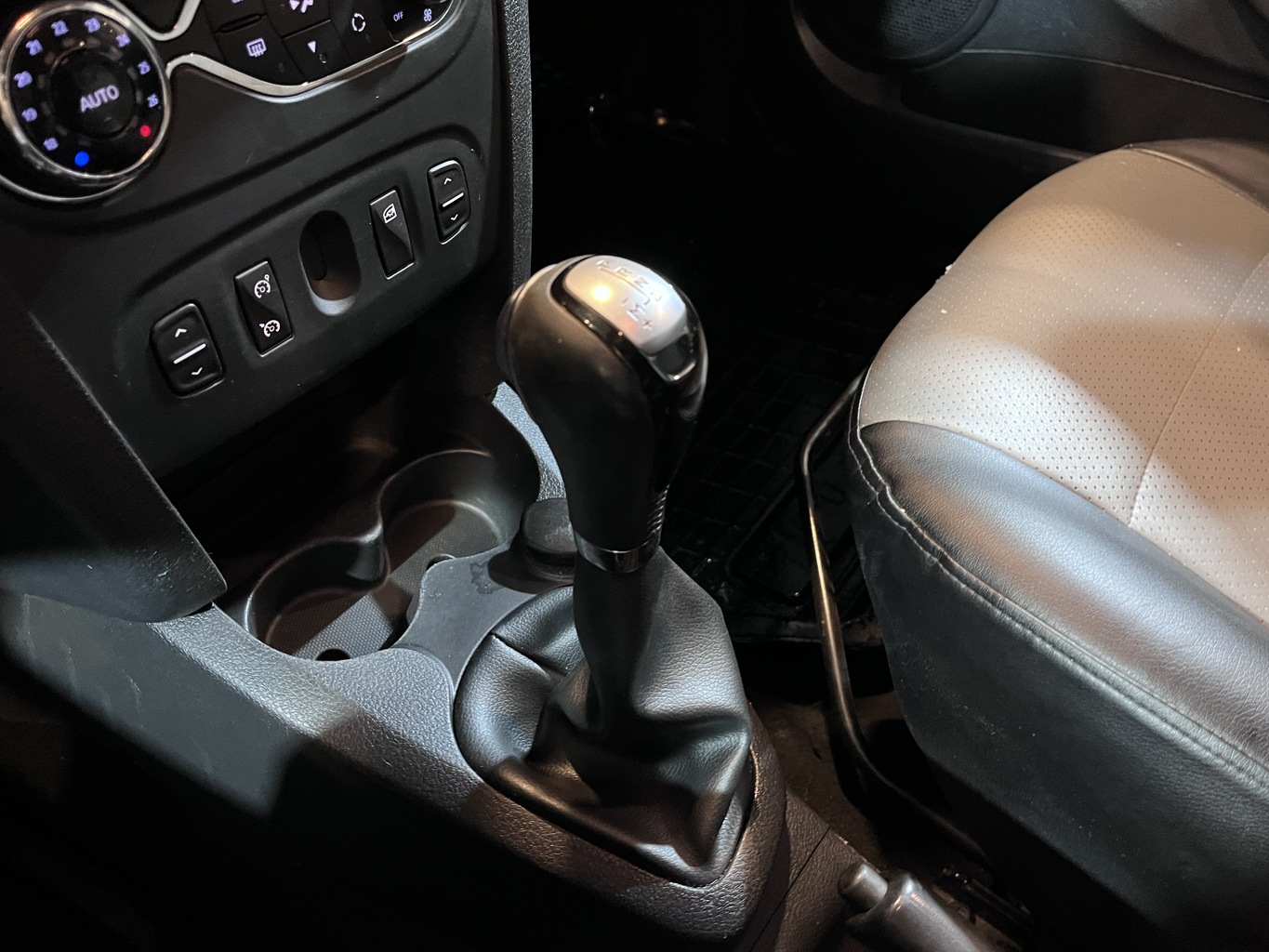 RENAULT SANDERO