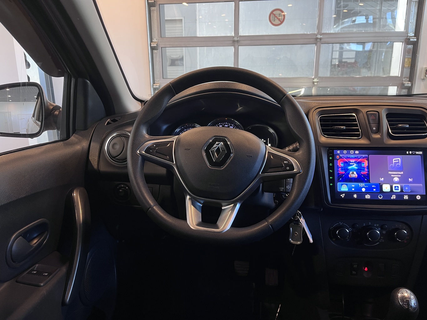 RENAULT SANDERO
