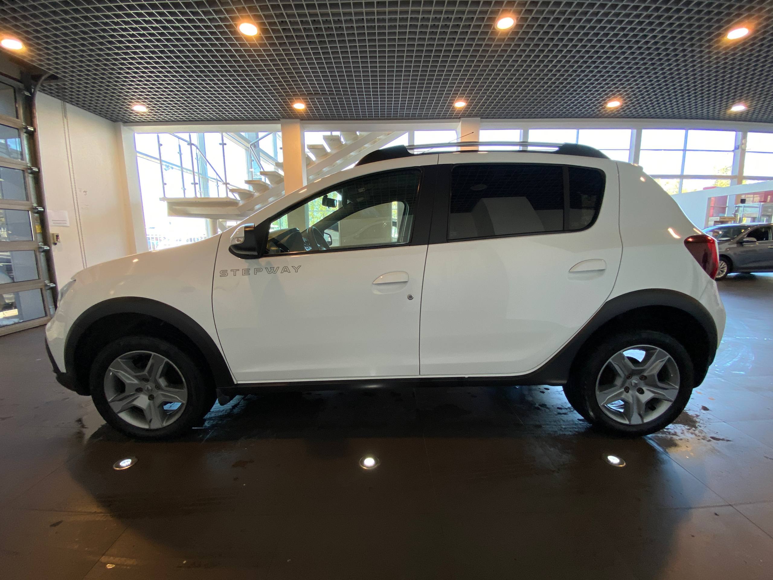 RENAULT SANDERO