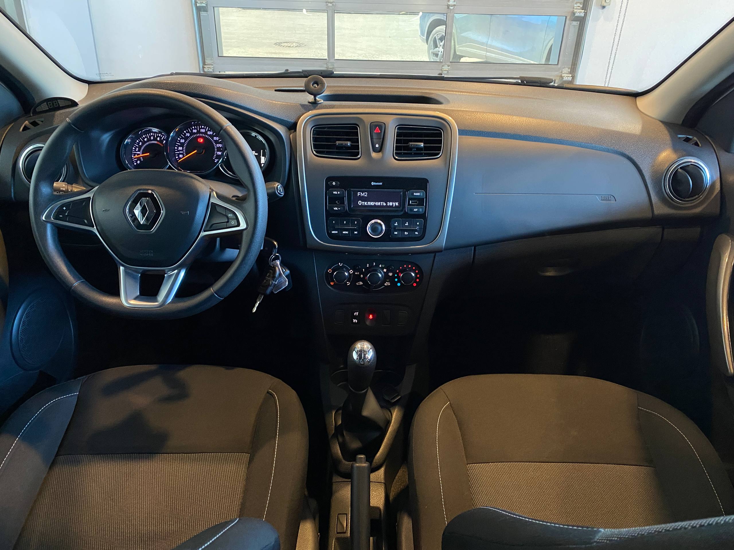 RENAULT SANDERO