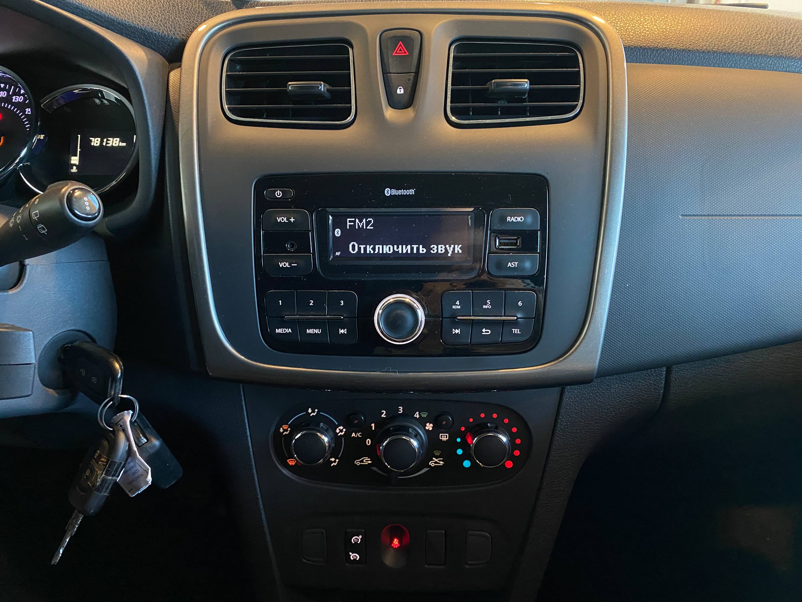 RENAULT SANDERO