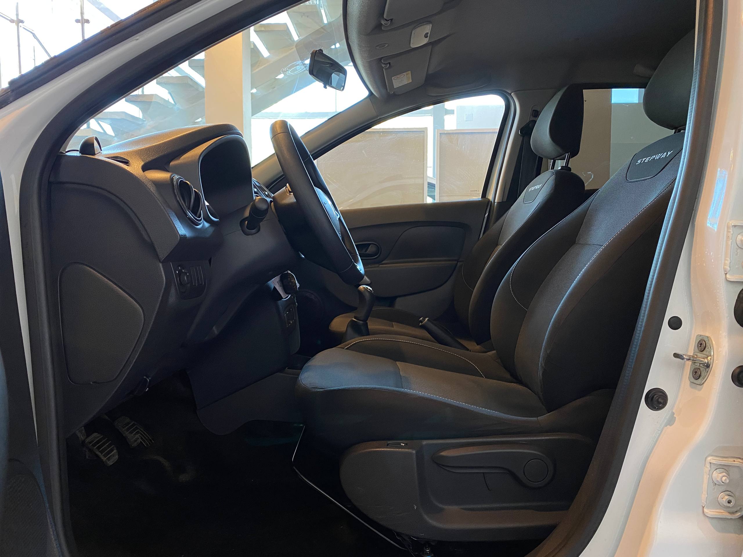 RENAULT SANDERO