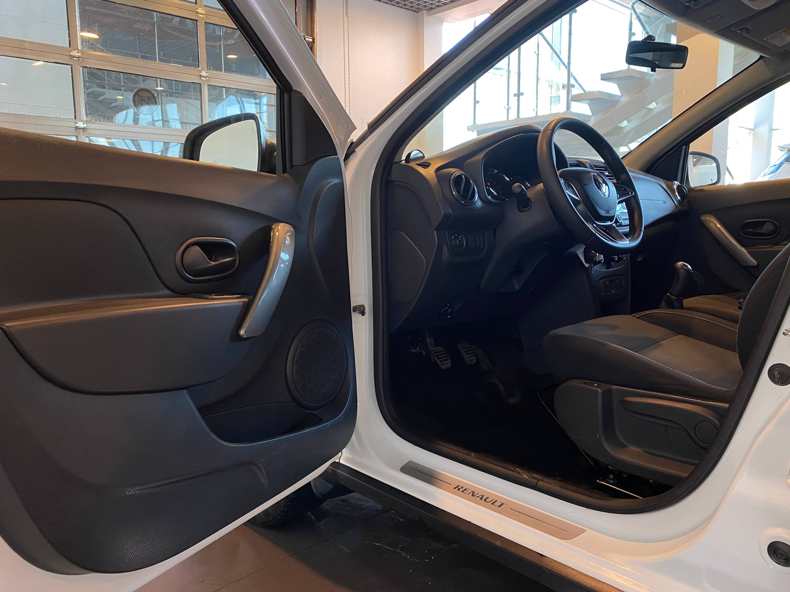 RENAULT SANDERO