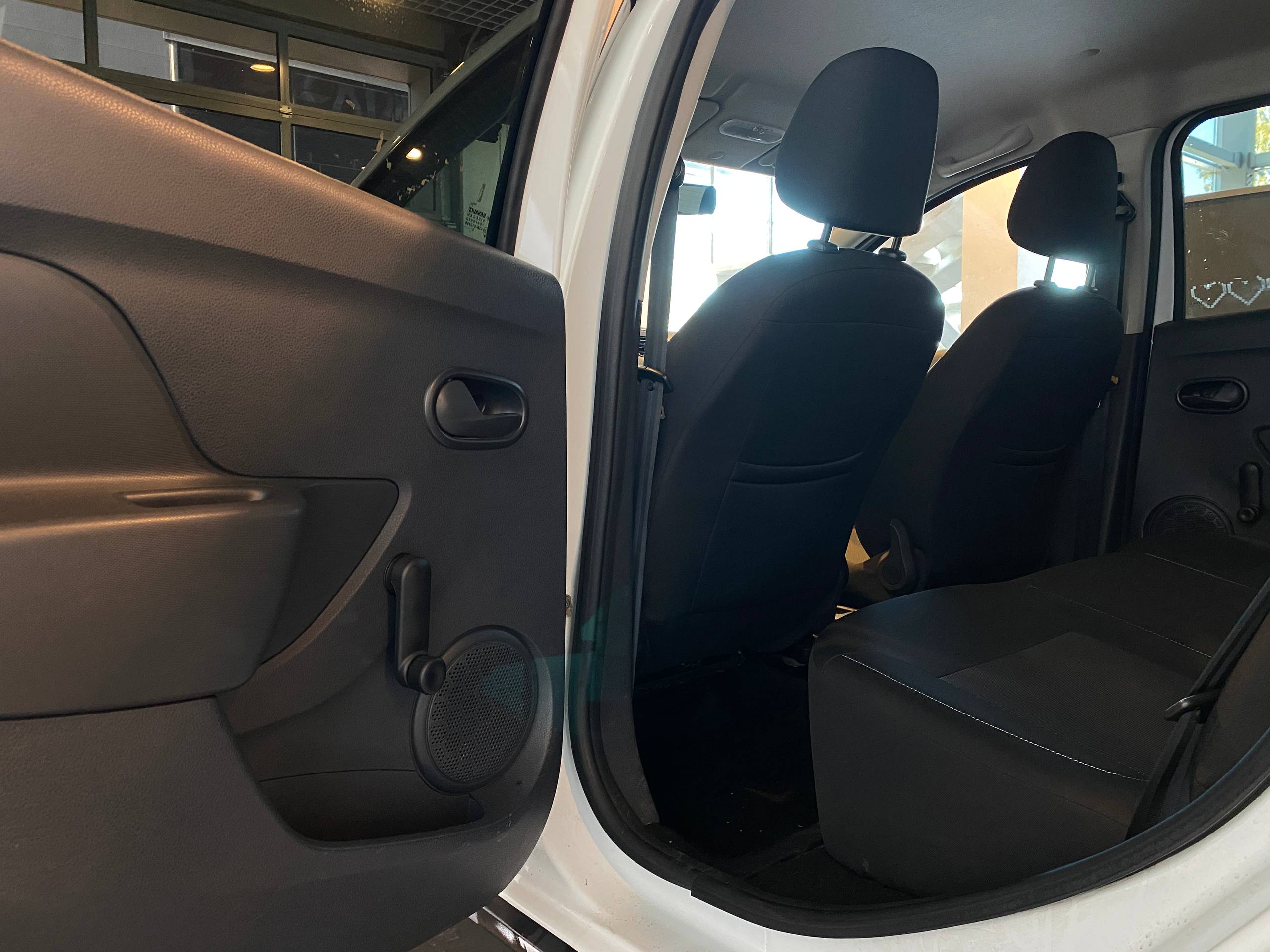 RENAULT SANDERO