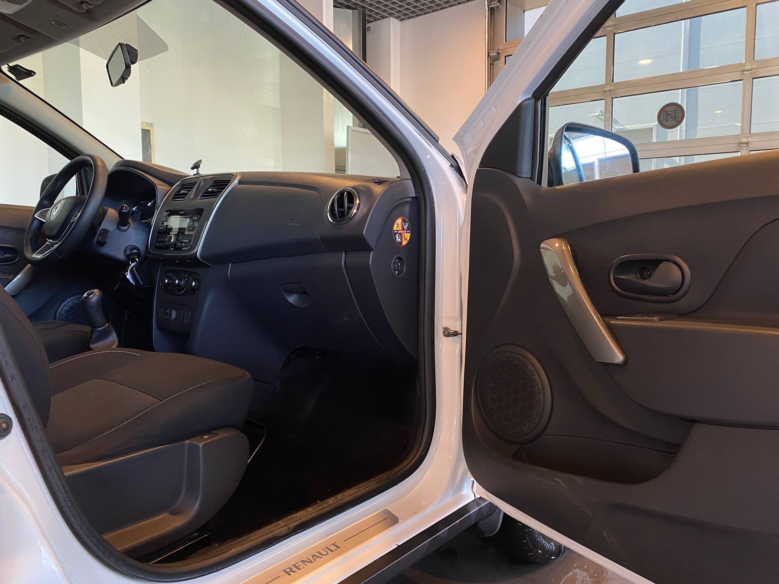 RENAULT SANDERO